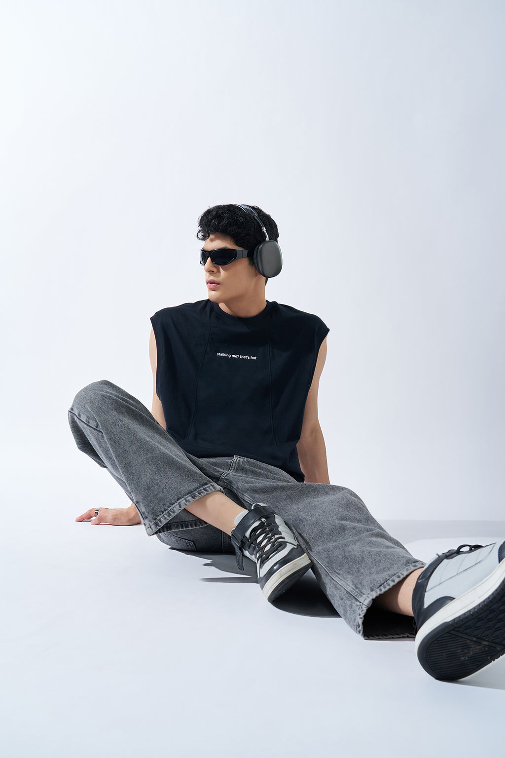 Black Sleeveless Slogan T-Shirt for Men - Image 6