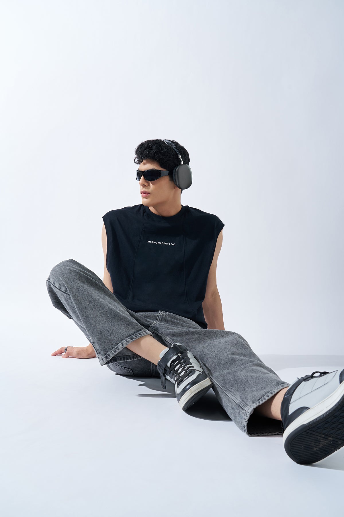 Black Sleeveless Slogan T-Shirt for Men - Image 6