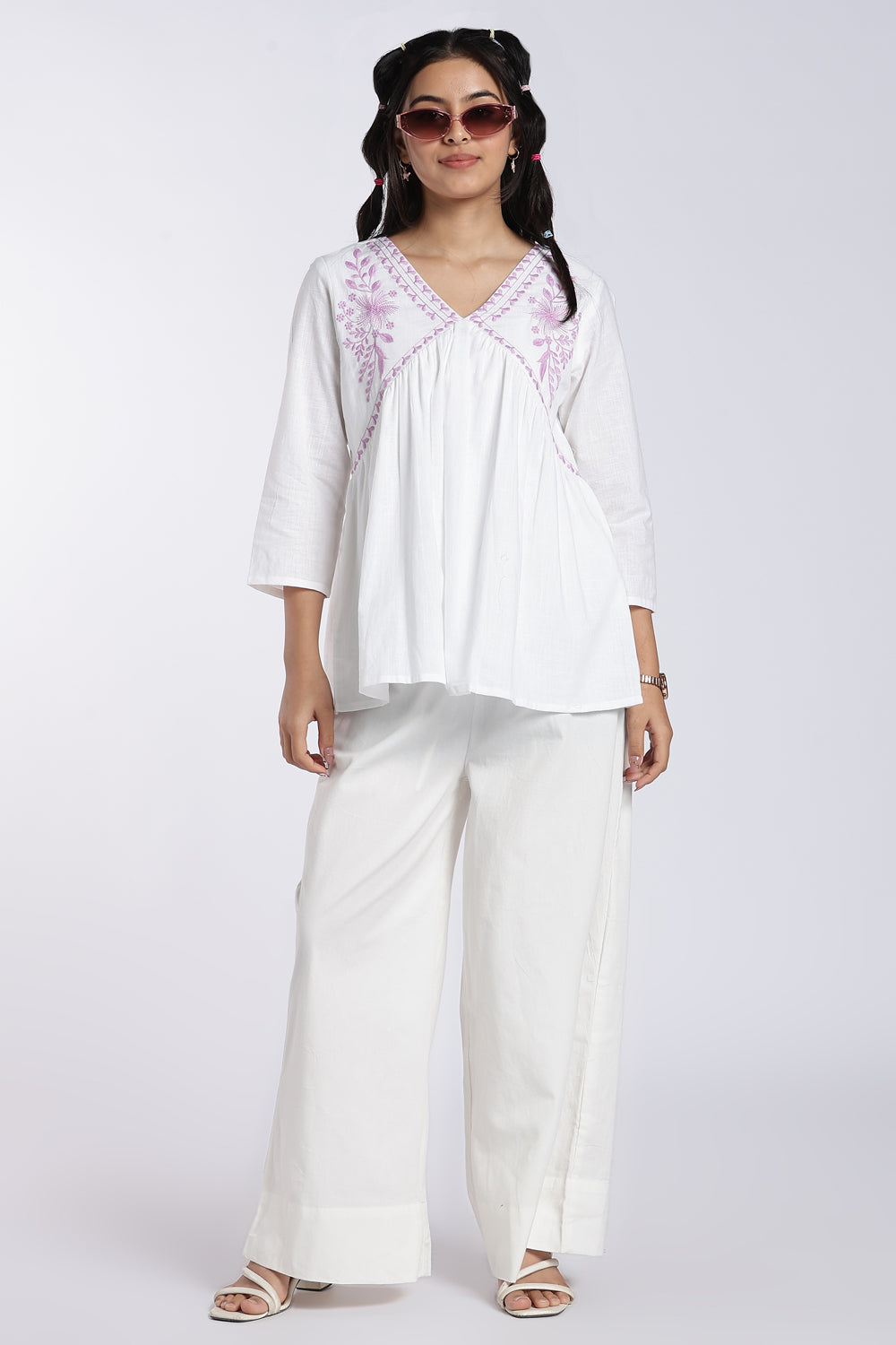 White Embroidered Regular Fit Tunic for Women - Image 6