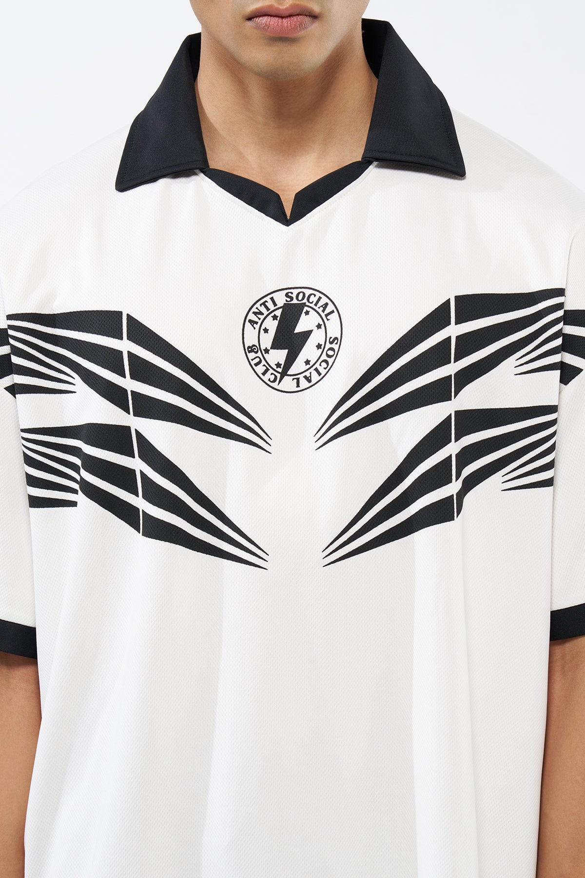Off White Graphic Printed Oversized Fit T-Shirt for Men - Image 3