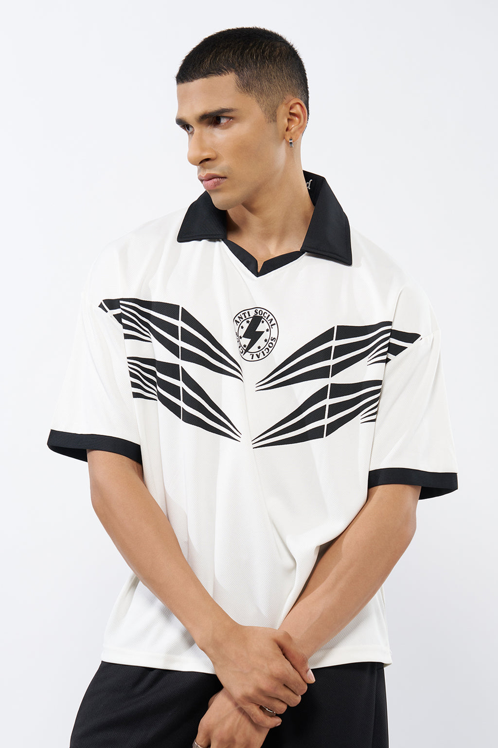 Off White Graphic Printed Oversized Fit T-Shirt for Men - Image 2