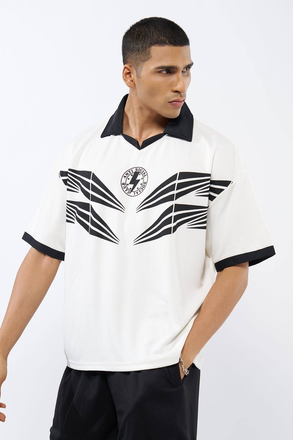 Off White Graphic Printed Oversized Fit T-Shirt for Men - Image 4