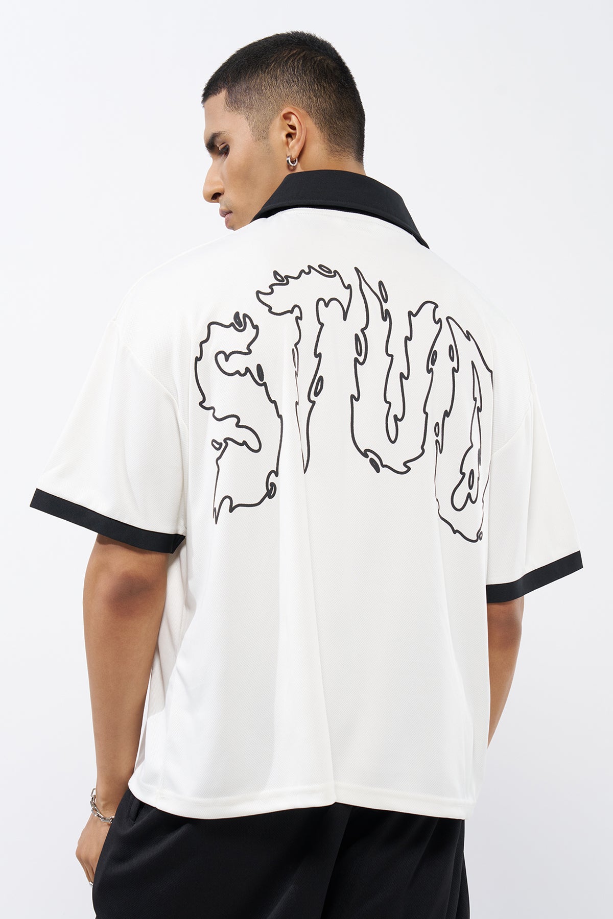 Off White Graphic Printed Oversized Fit T-Shirt for Men - Image 5