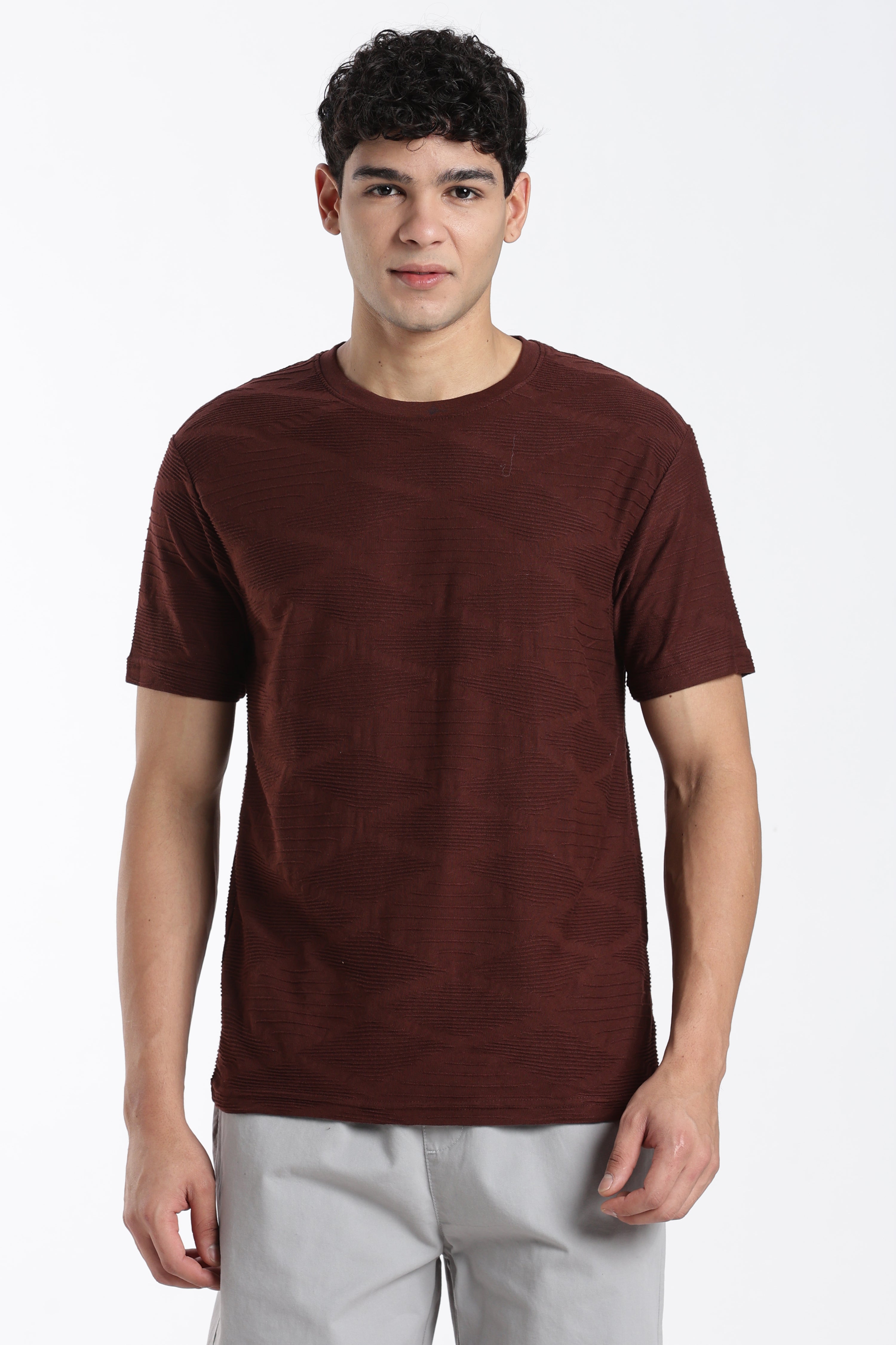 Maroon Textured Regular Fit T-Shirt for Men - Image 1