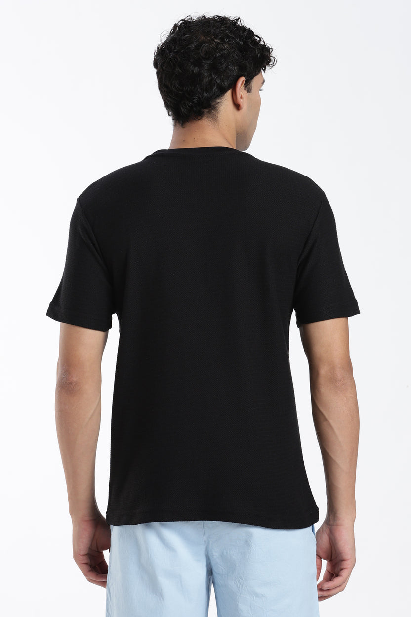 Black Textured Regular Fit T-Shirt For Men - Image 5
