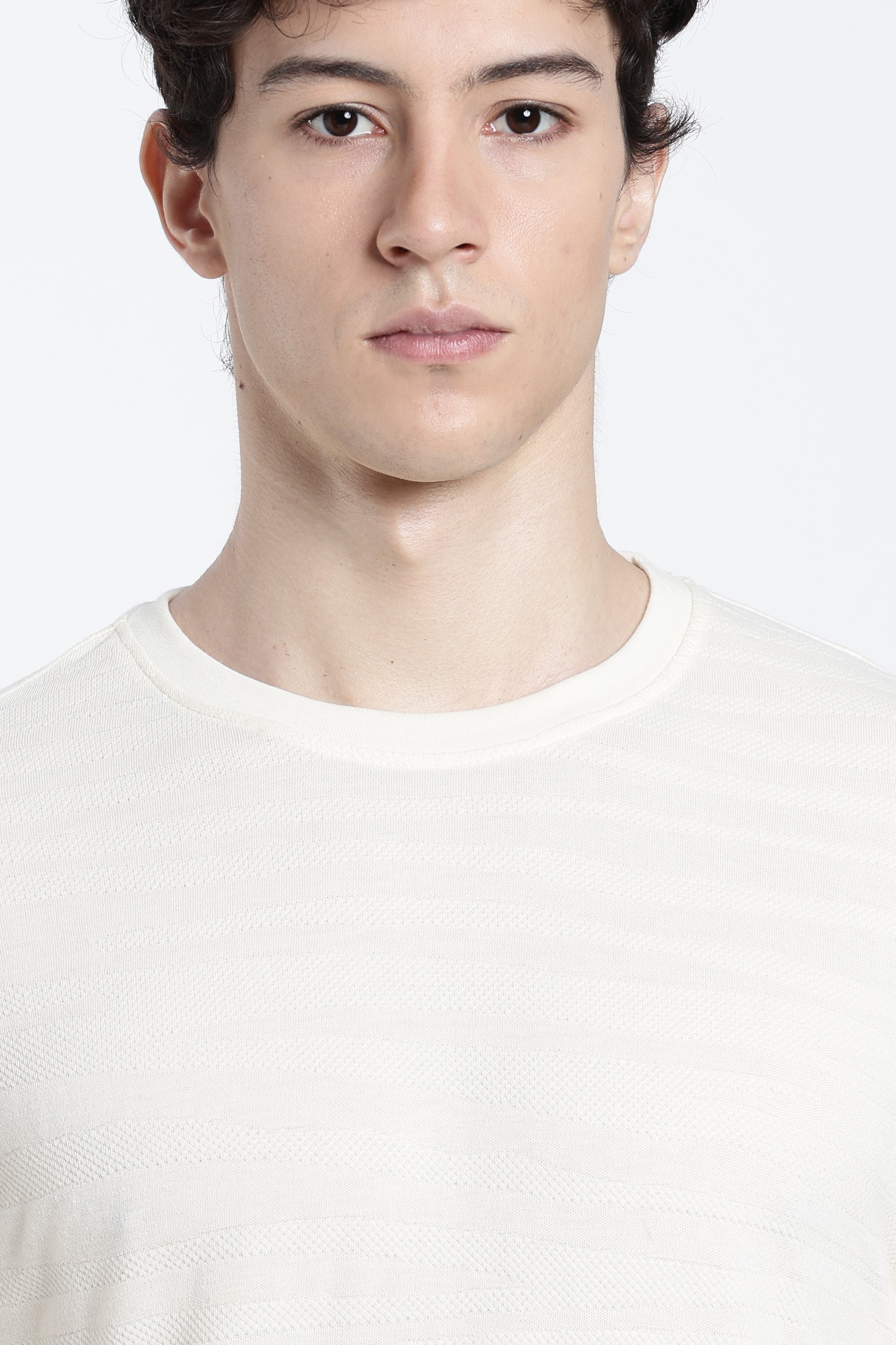 Off White Textured Regular Fit T-Shirt for Men - Image 3