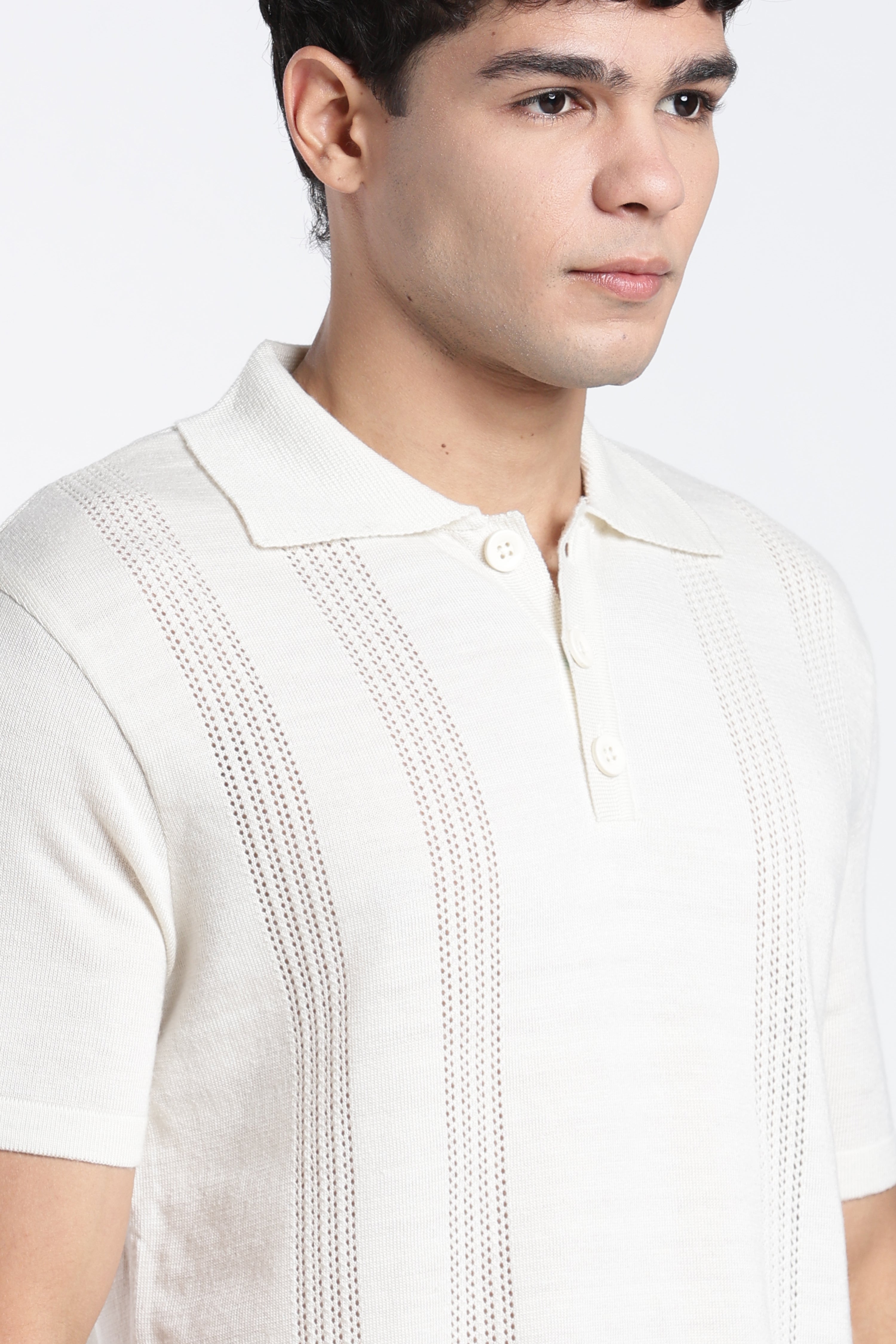 Off White Textured Regular Fit Polo T-Shirt for Men - Image 3