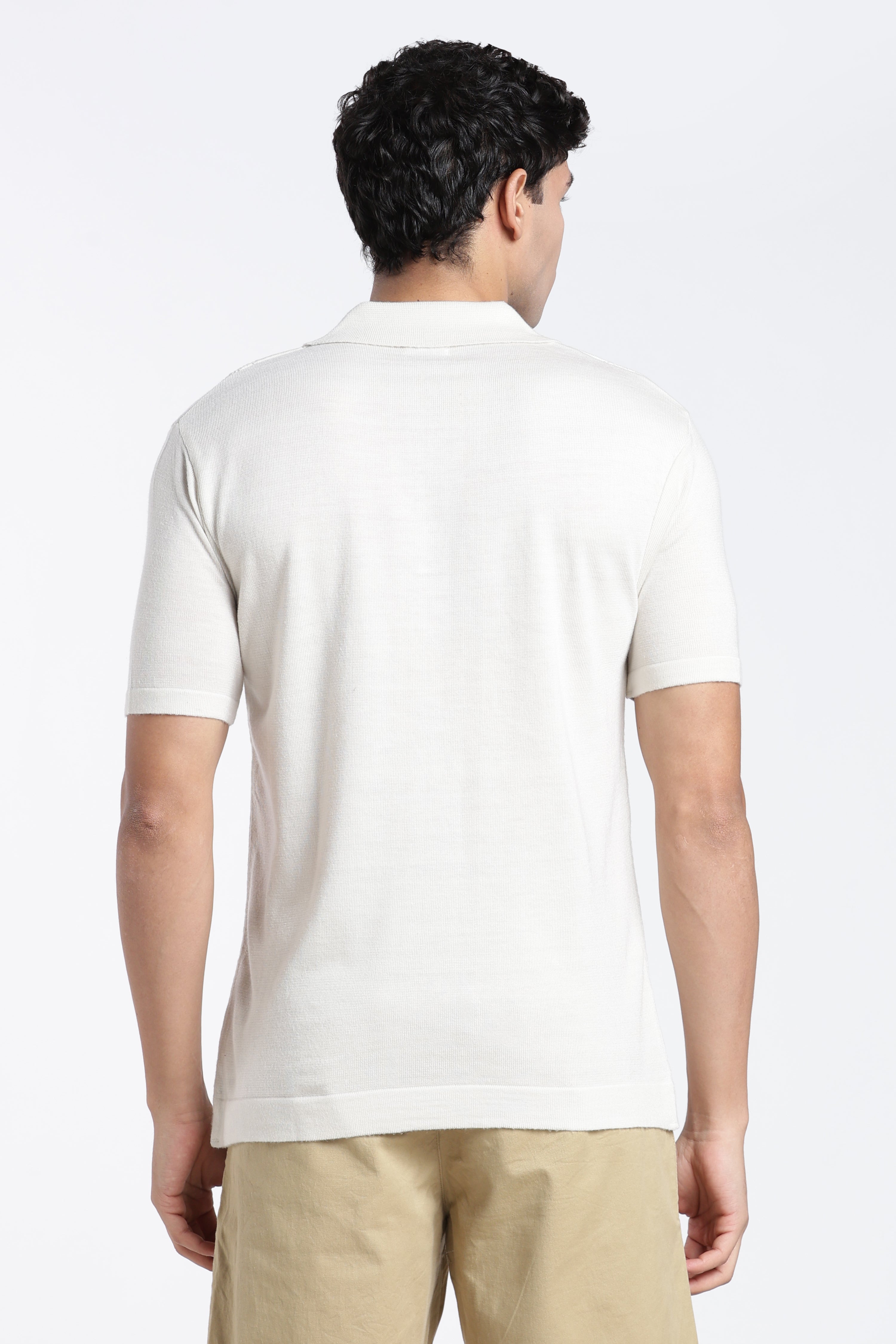 Off White Textured Regular Fit Polo T-Shirt for Men - Image 5