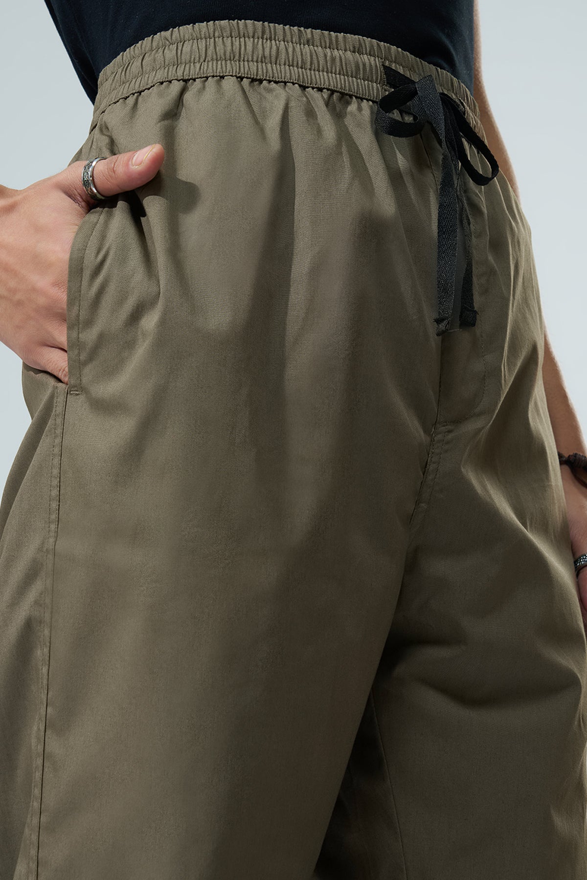 Olive Solid Regular Fit Casual Trouser for Men - Image 3