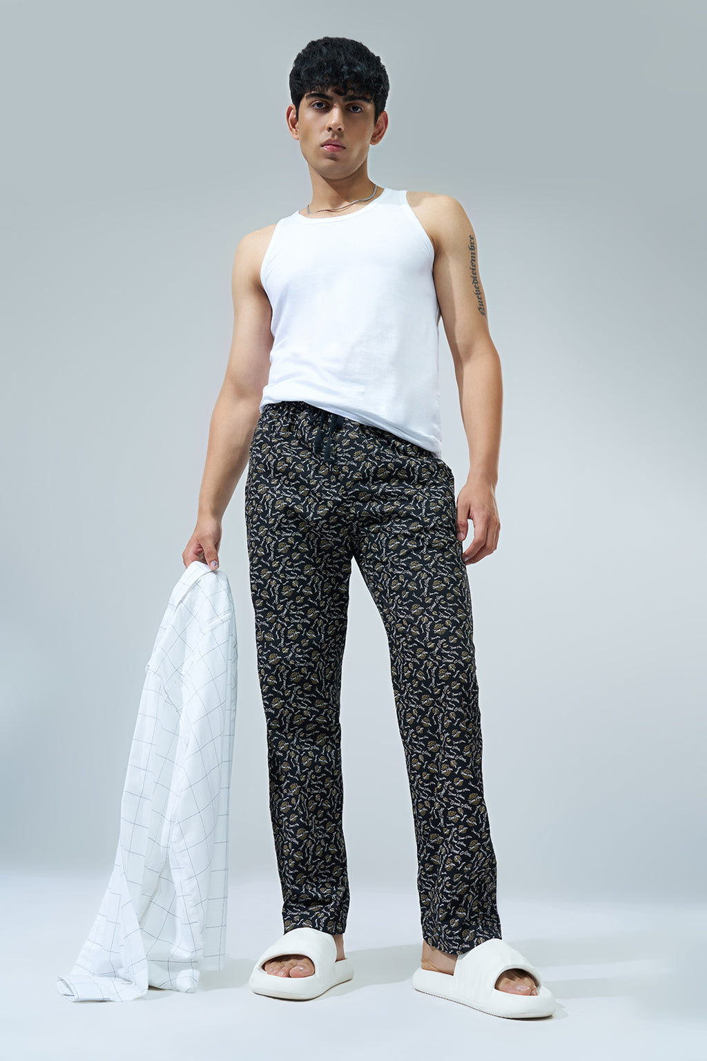 Black Printed Regular Fit Pyjamas for Men - Image 6