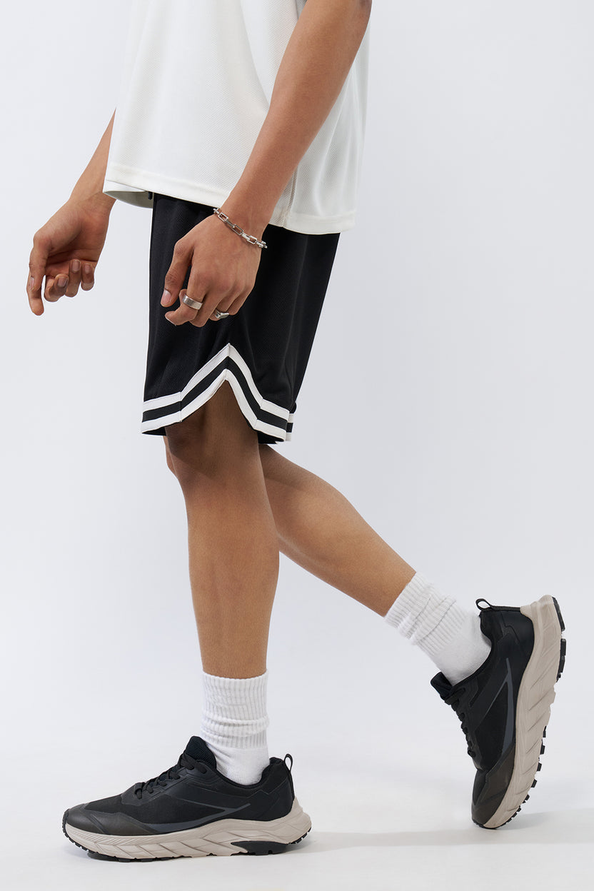 Black Solid Regular Fit Shorts for Men - Image 1