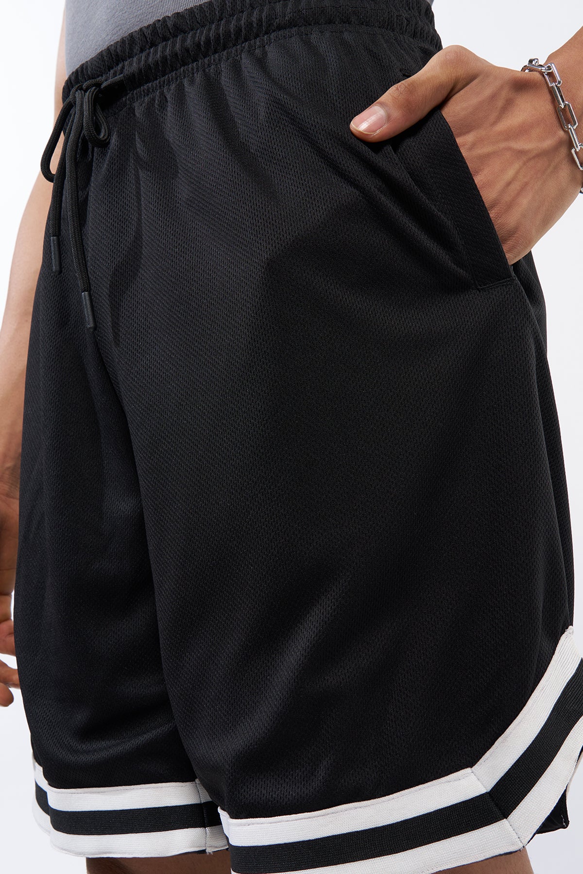 Black Solid Regular Fit Shorts for Men - Image 3
