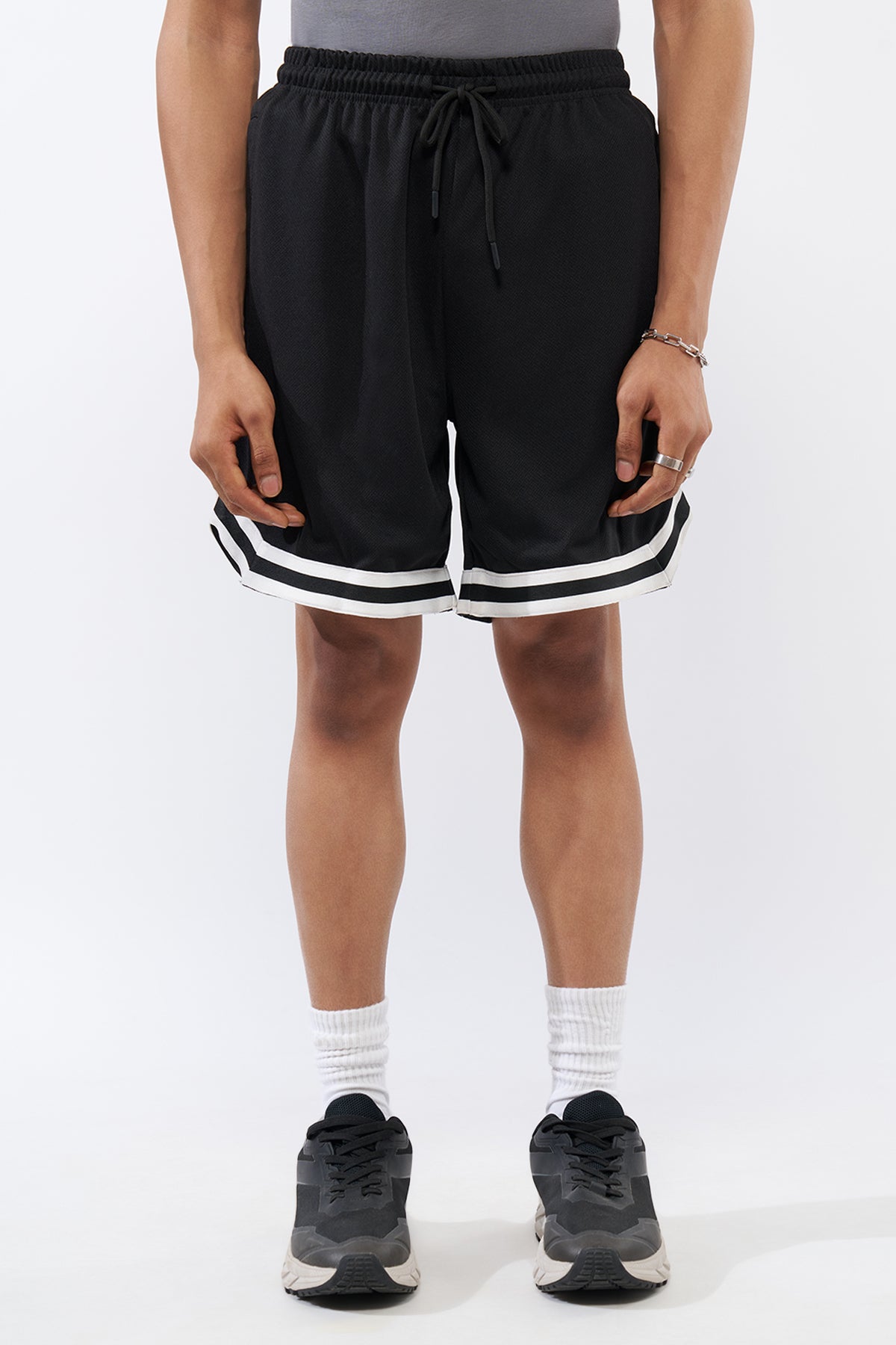 Black Solid Regular Fit Shorts for Men - Image 2