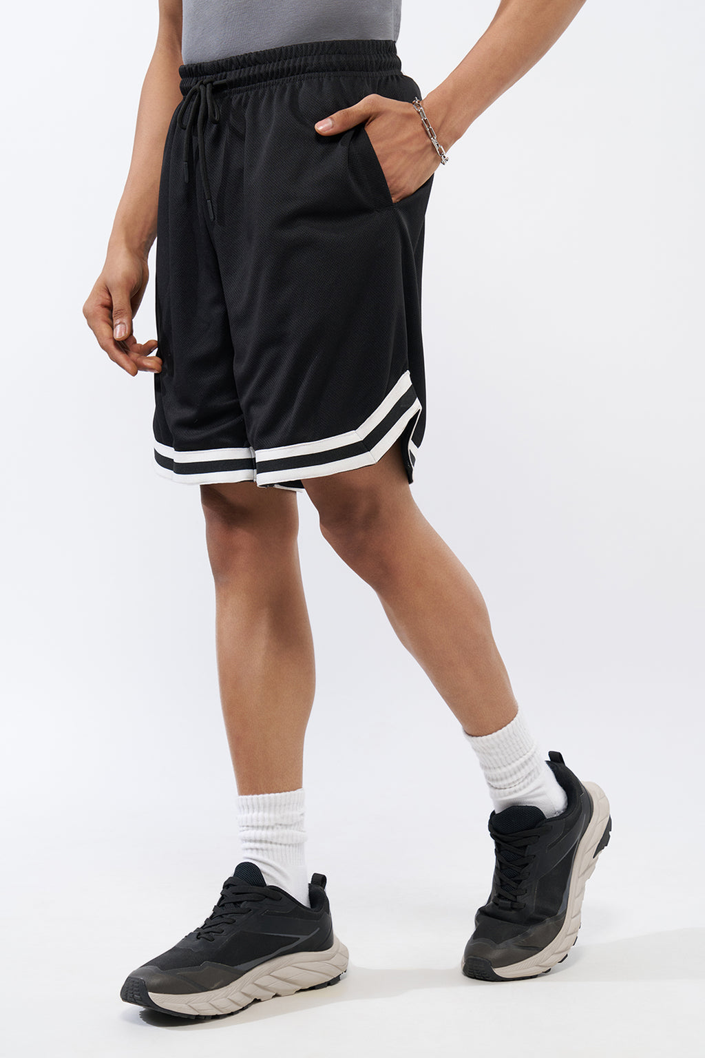 Black Solid Regular Fit Shorts for Men - Image 4