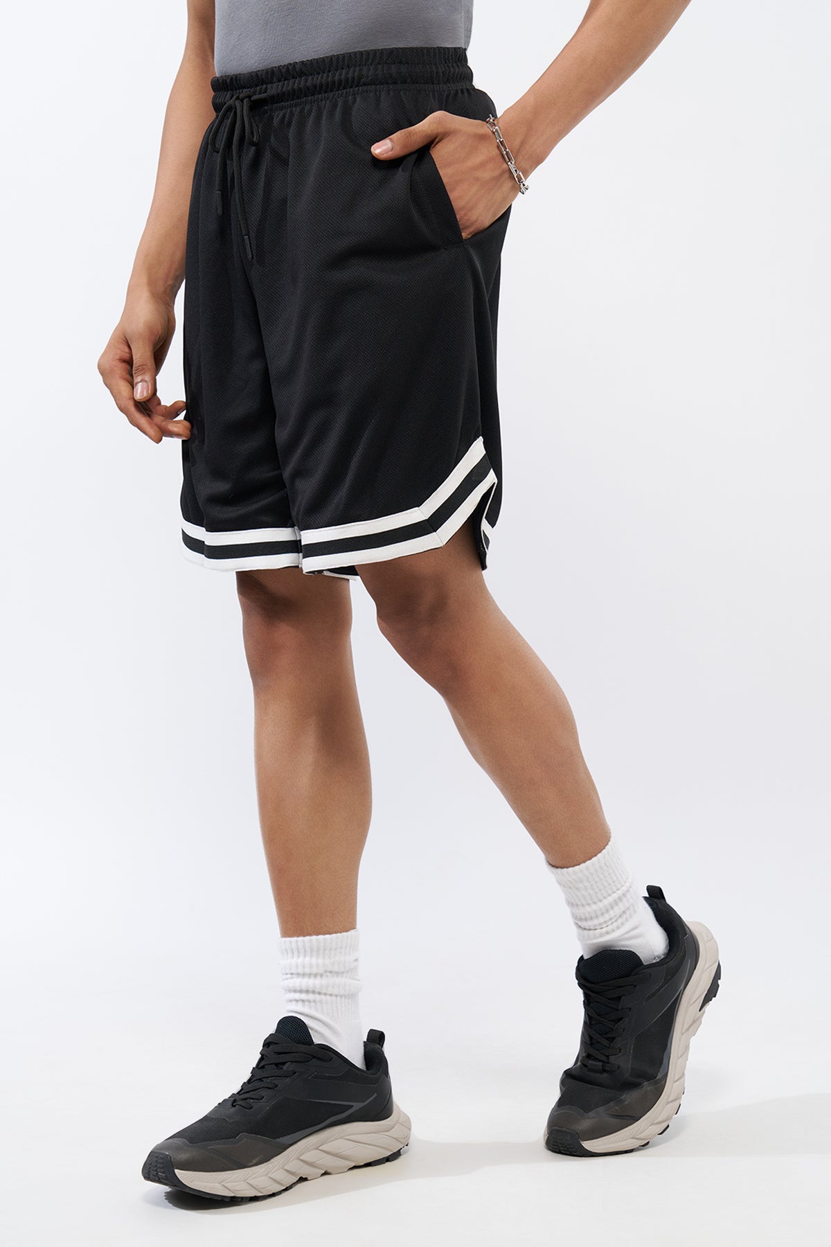 Black Solid Regular Fit Shorts for Men - Image 4