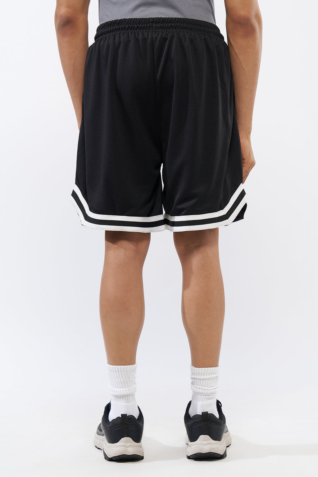 Black Solid Regular Fit Shorts for Men - Image 5
