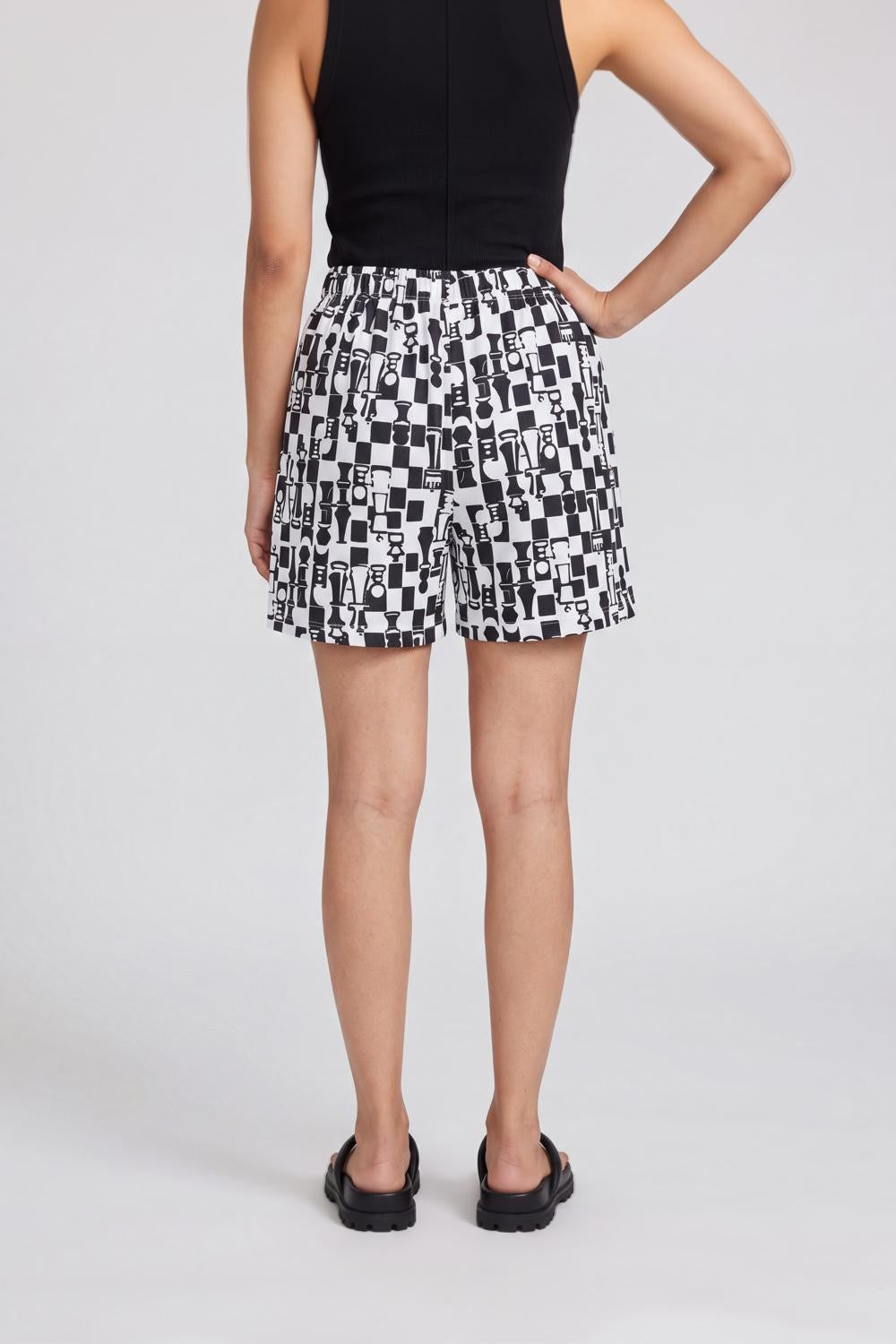 White Chess Print Regular Fit Shorts With 2 Pocket for Women - Image 5