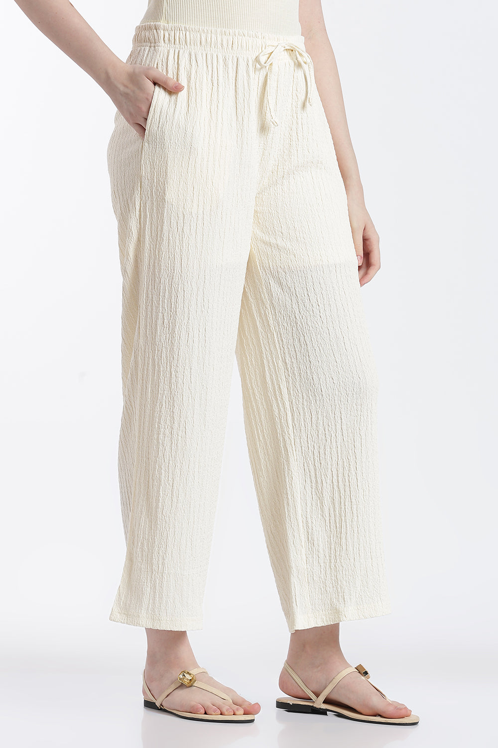 Cream Relaxed Fit Pant With 2 Pocket for Women - Image 4