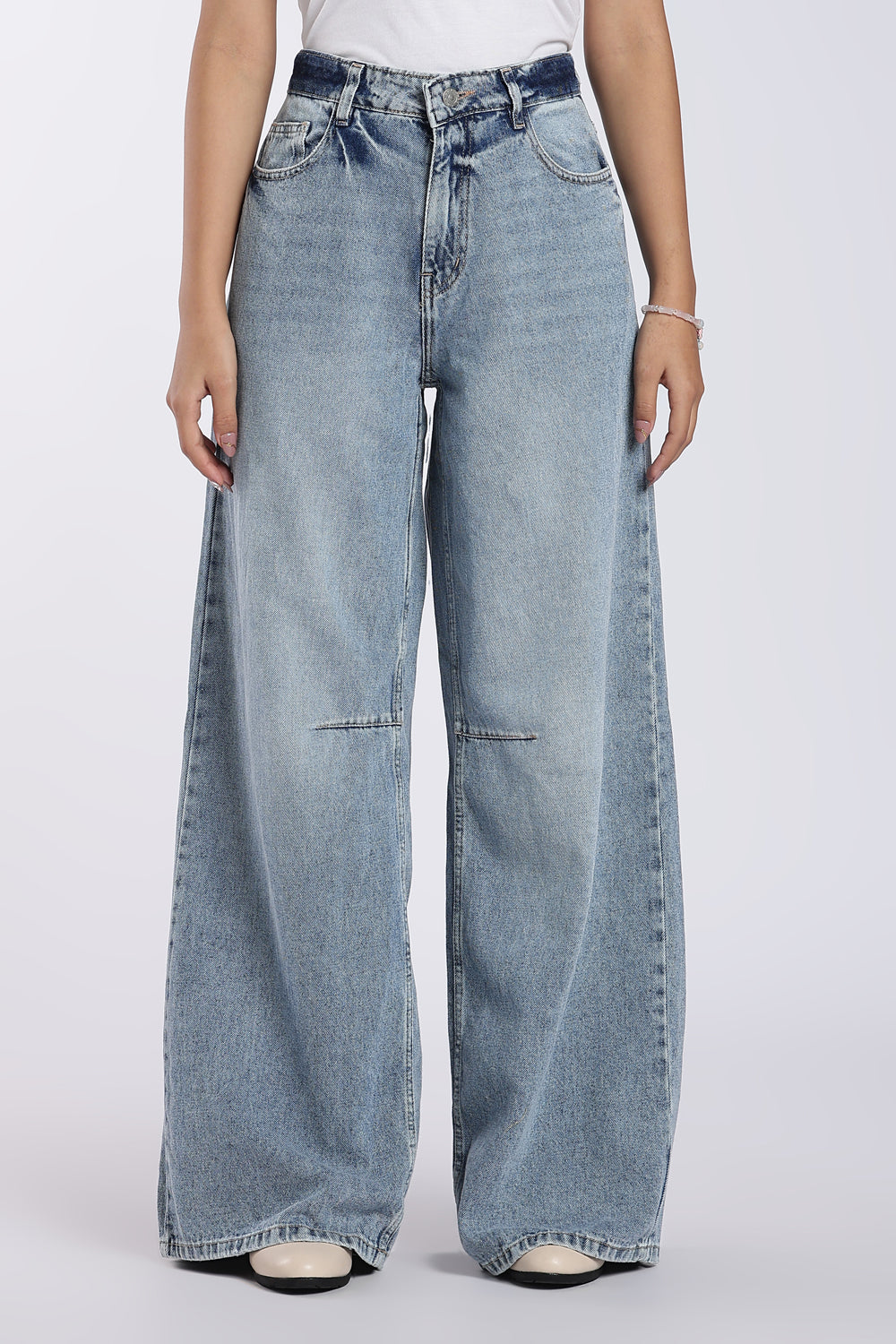 Light Blue Wide-Leg Denim Jeans for Women - Image 2