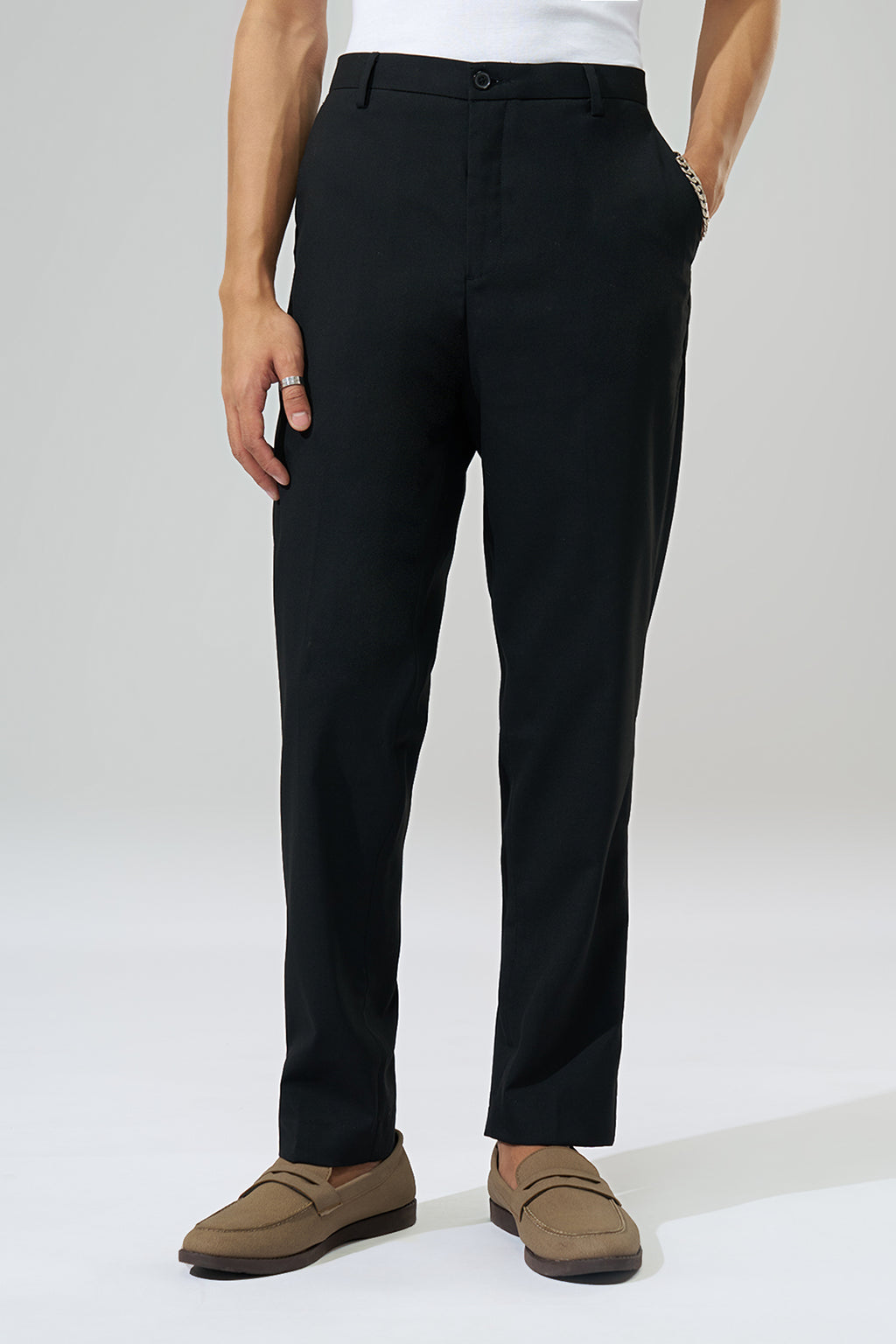 Black Solid Carrot Fit Trouser for Men - Image 3