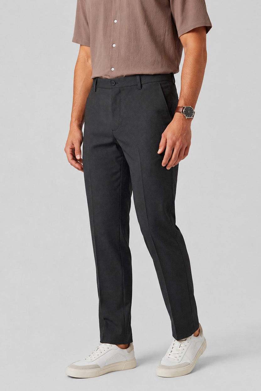 Black Solid Carrot Fit Trouser for Men - Image 1
