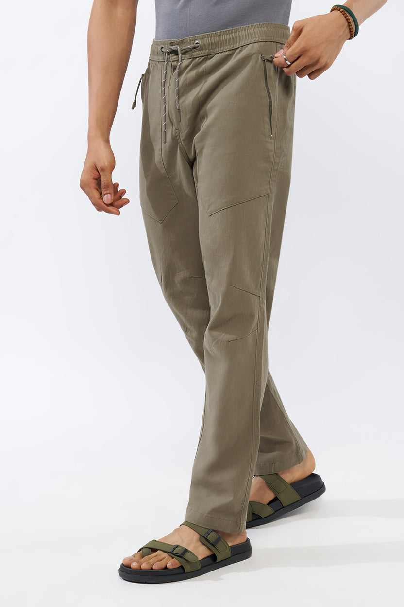 Olive Solid Regular Fit Trouser For Men - Image 4