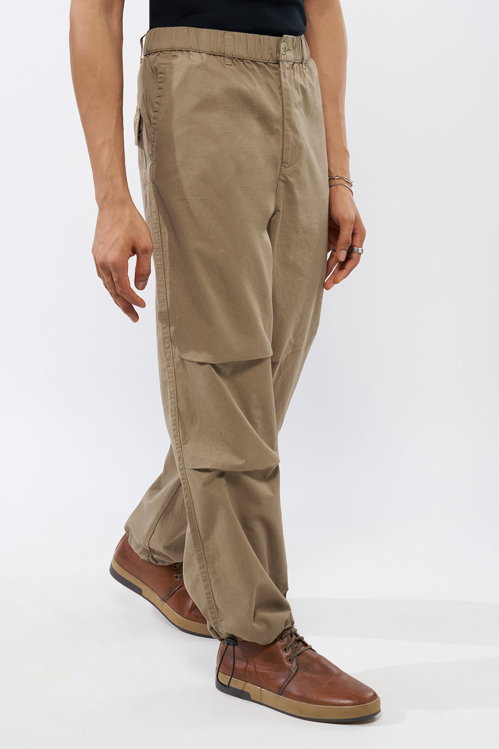 Beige Solid Regular Fit Trouser for Men - Image 4
