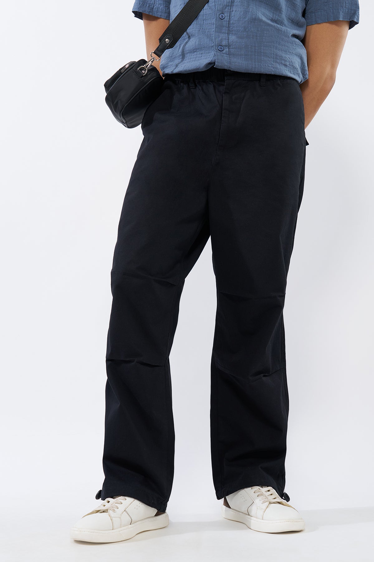 Black Solid Regular Fit Trouser for Men - Image 1