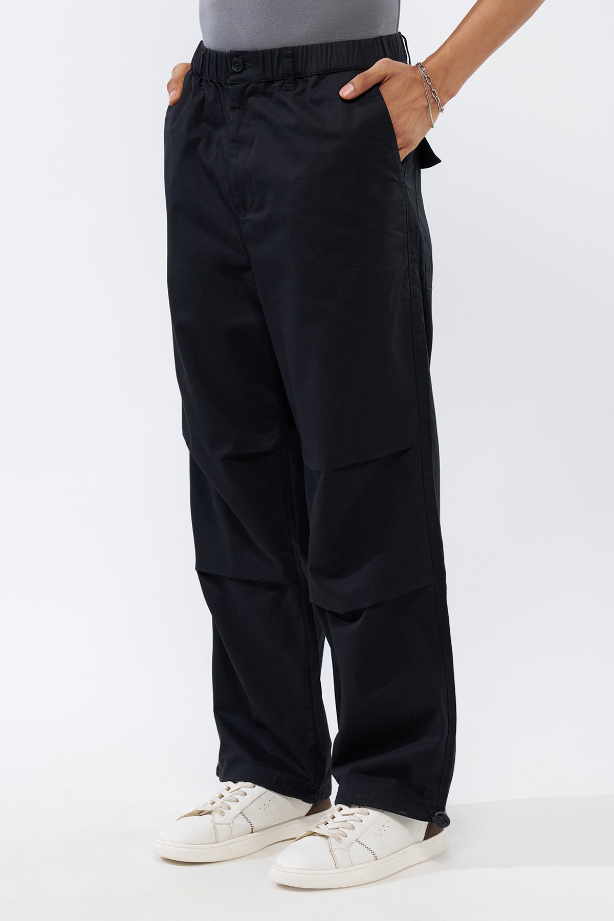 Black Solid Regular Fit Trouser for Men - Image 4
