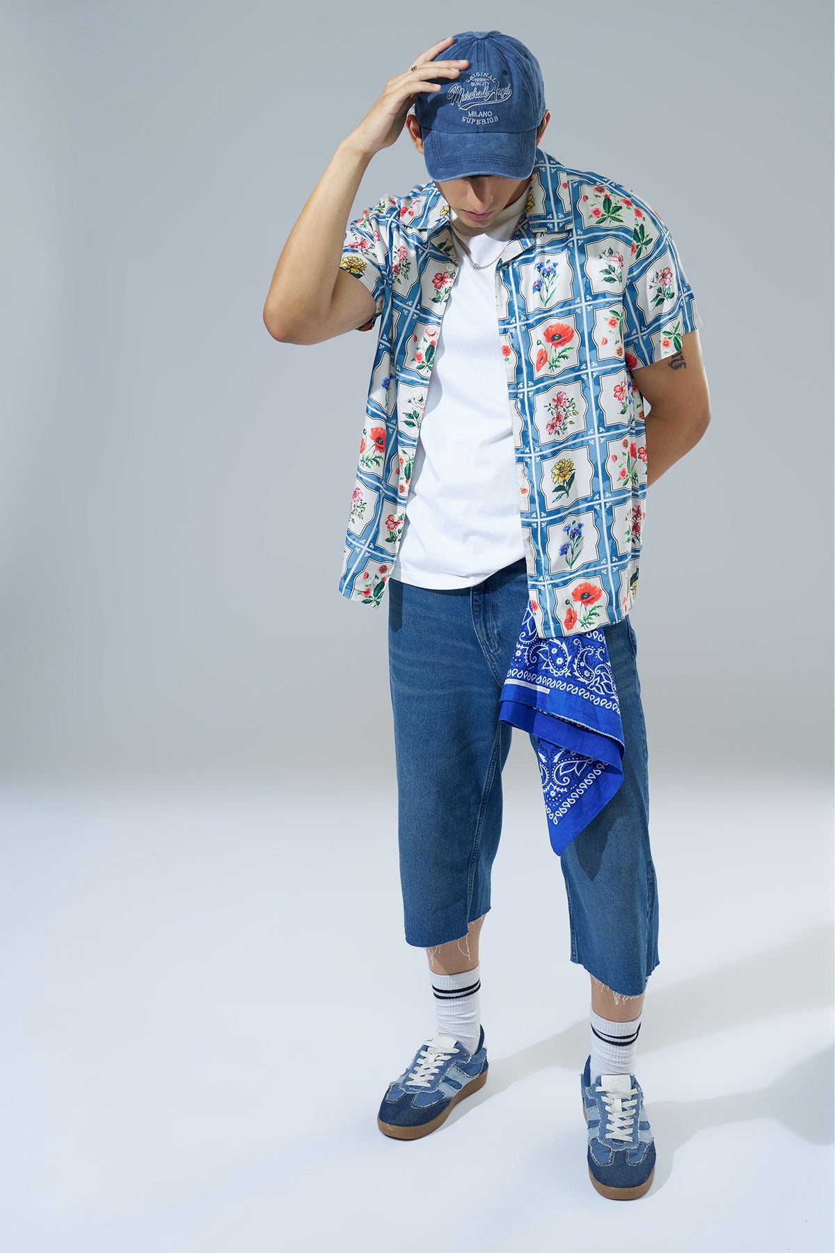 Blue Floral Printed Regular Fit Casual Shirt for Men - Image 6