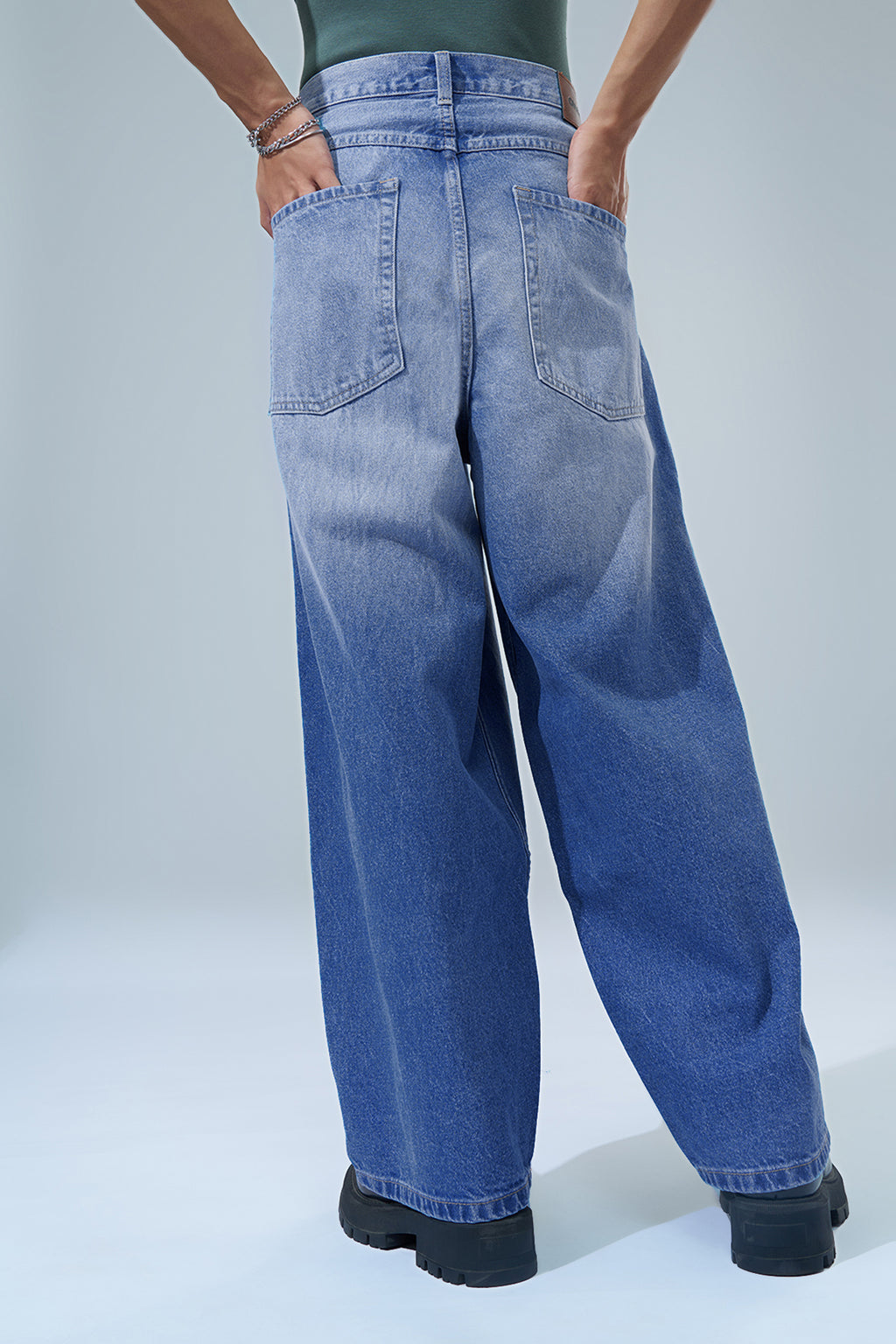 Medium Blue Washed Baggy Fit Jeans For Men - Image 5