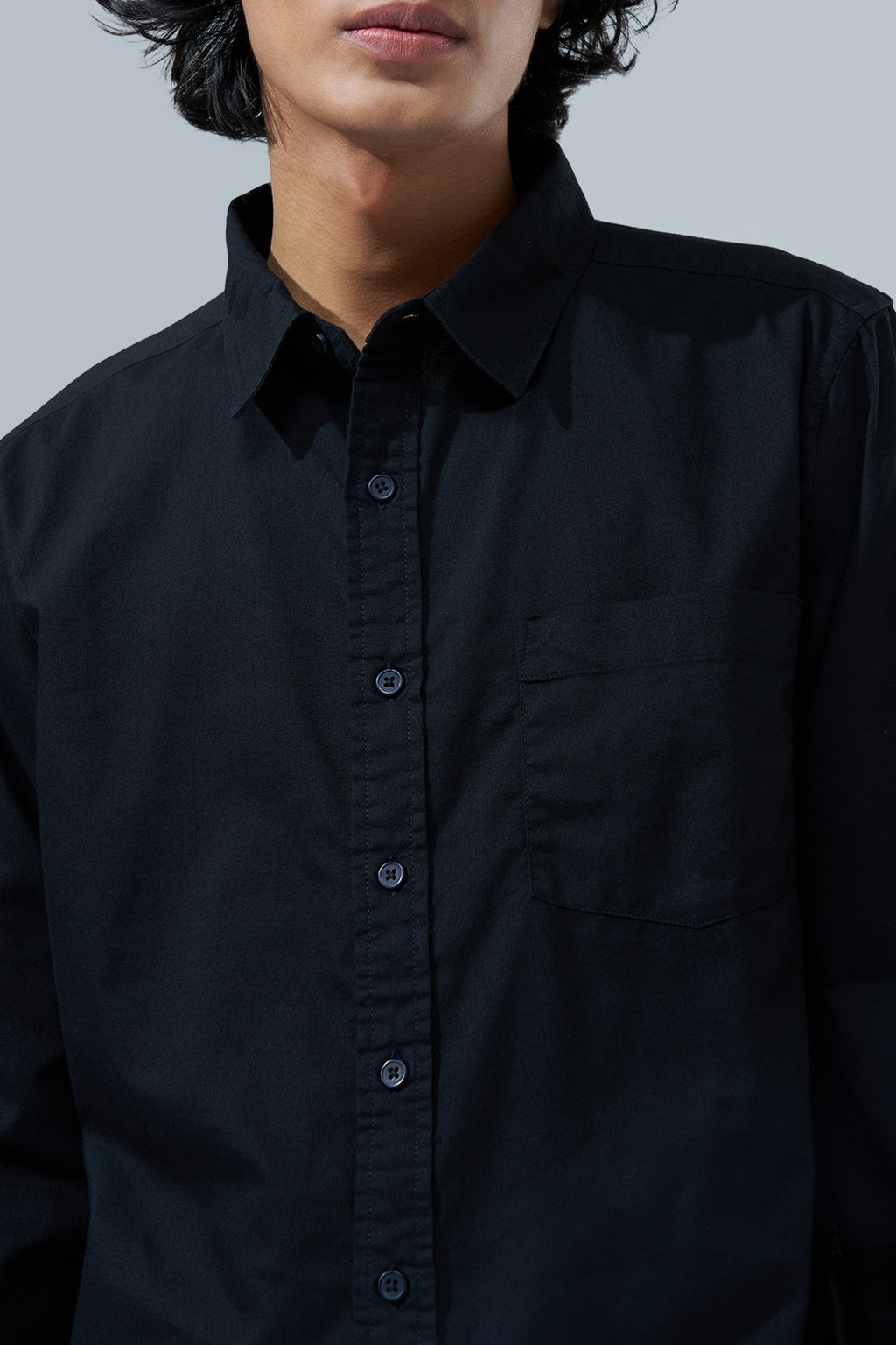 Black Solid Regular Fit Shirt for Men - Image 2