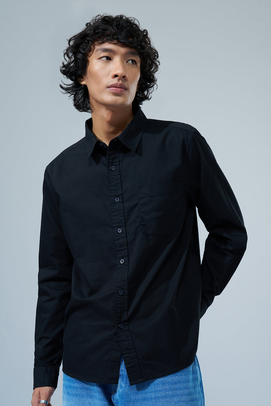 Black Solid Regular Fit Shirt for Men - Image 3