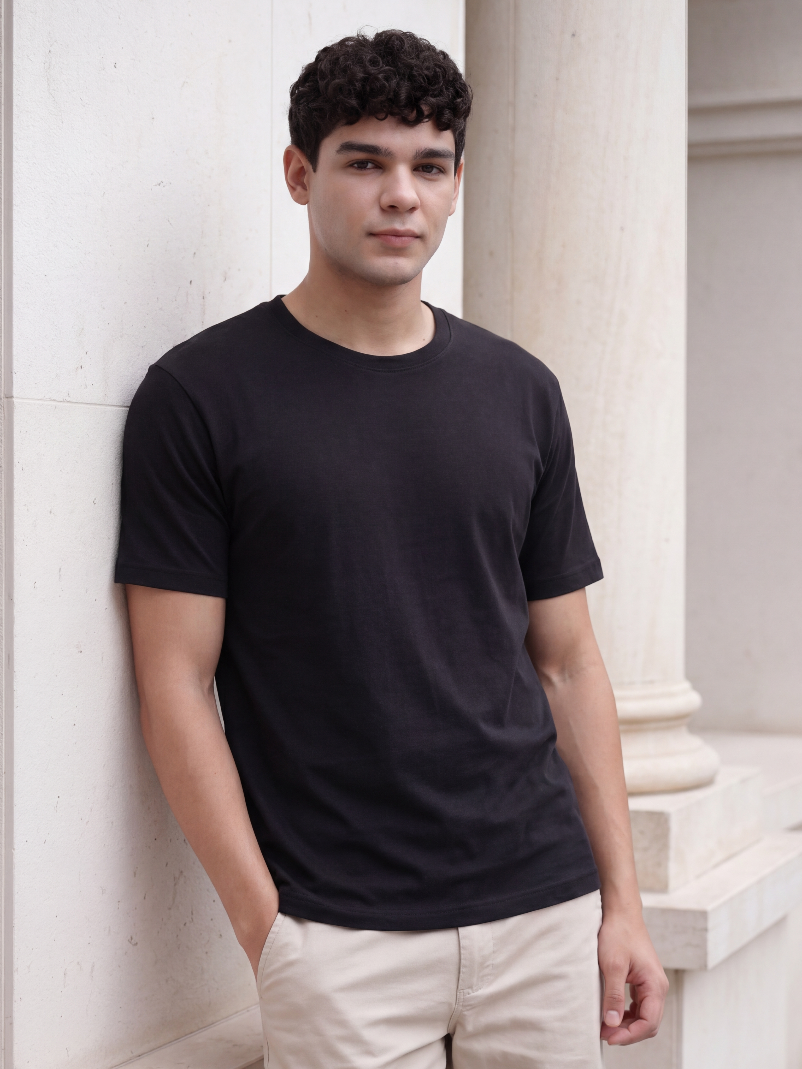 Black Solid Regular Fit T-Shirt for Men - Image 1