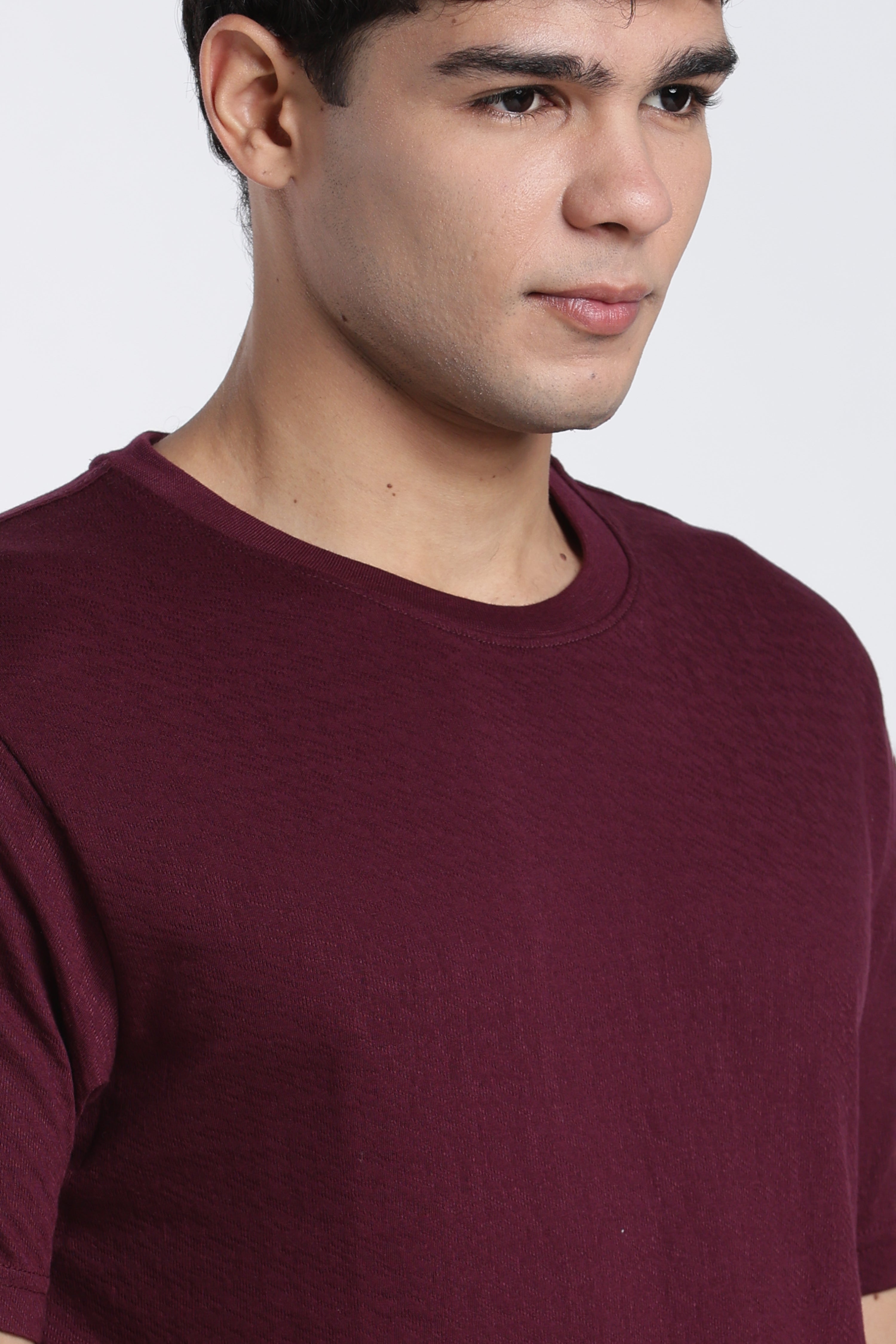 Maroon Textured Regular Fit T-Shirt for Men - Image 3