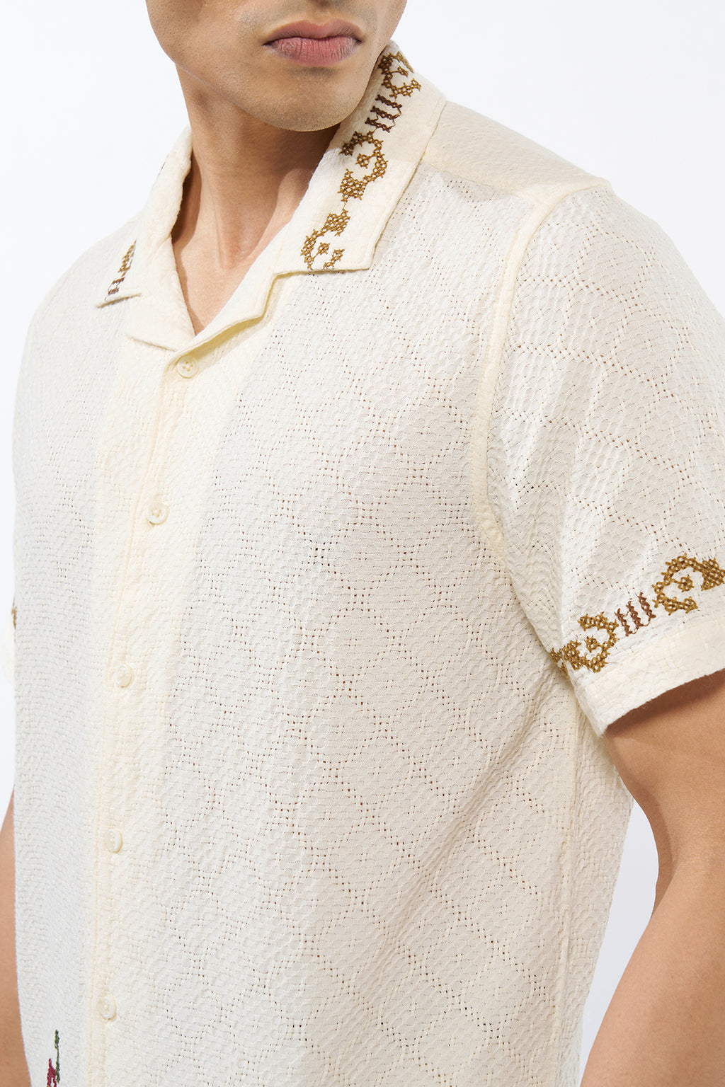 Off White Embroidered Regular Fit Shirt for Men - Image 3