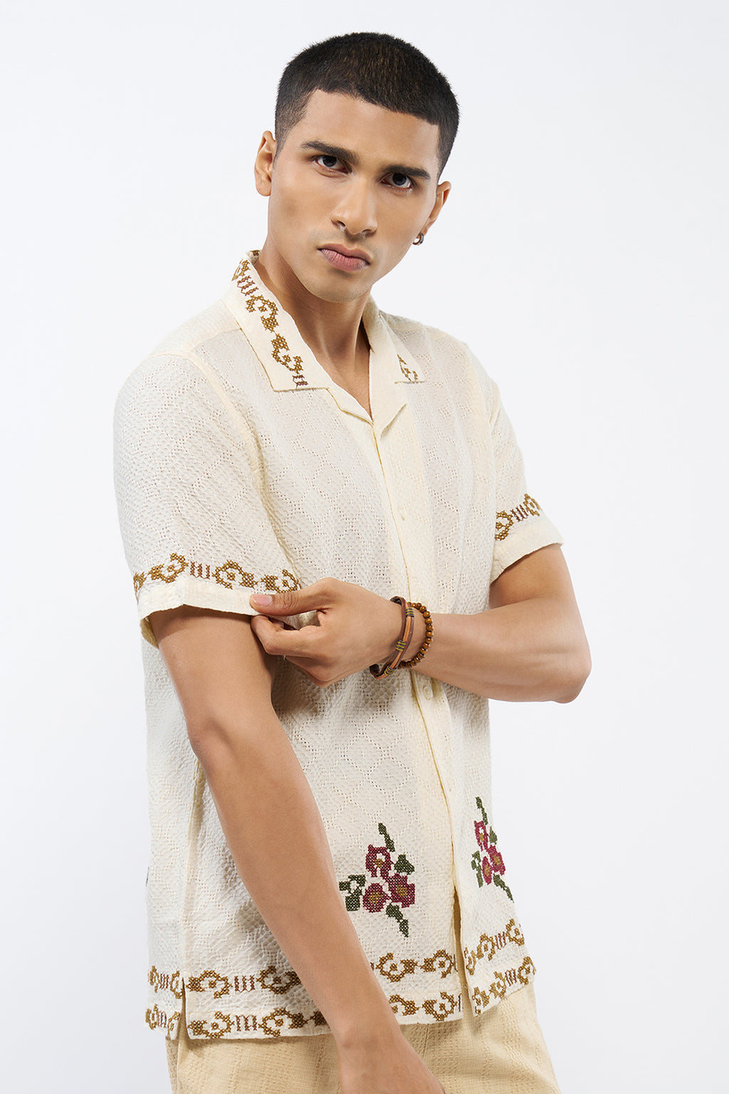 Off White Embroidered Regular Fit Shirt for Men - Image 4