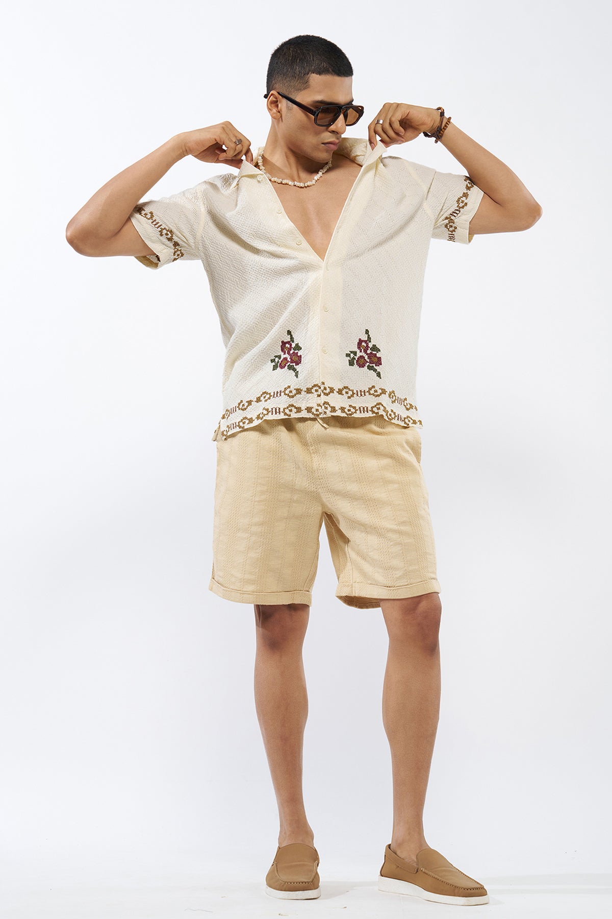 Off White Embroidered Regular Fit Shirt for Men - Image 6
