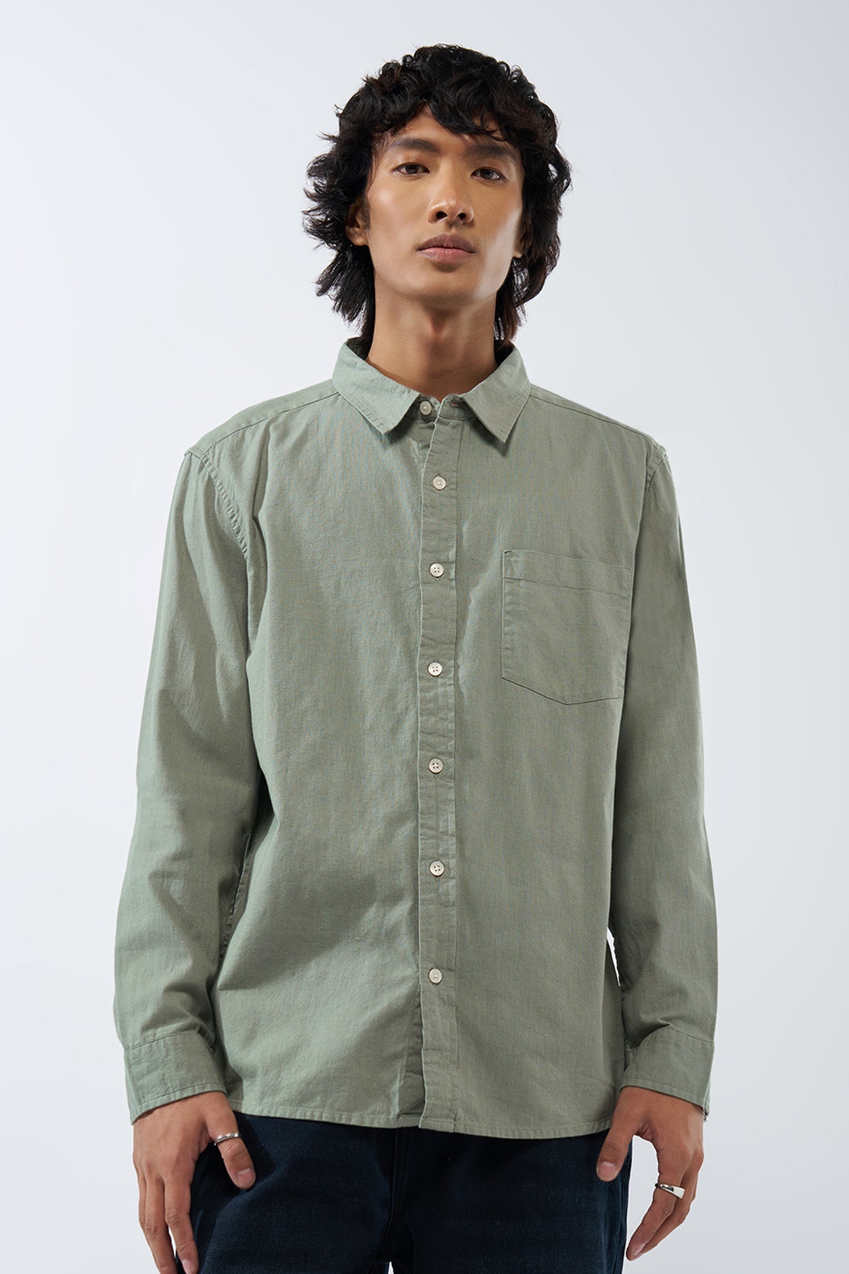 Green Solid Regular Fit Shirt for Men - Image 2