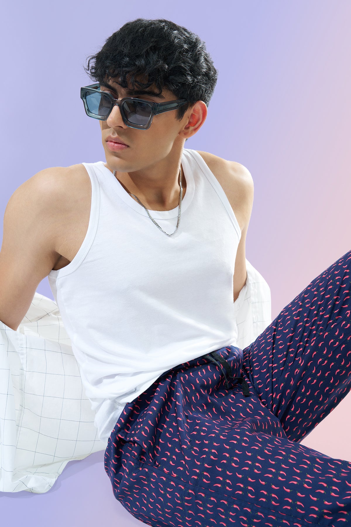 White Solid Regular Fit Vest for Men - Image 1