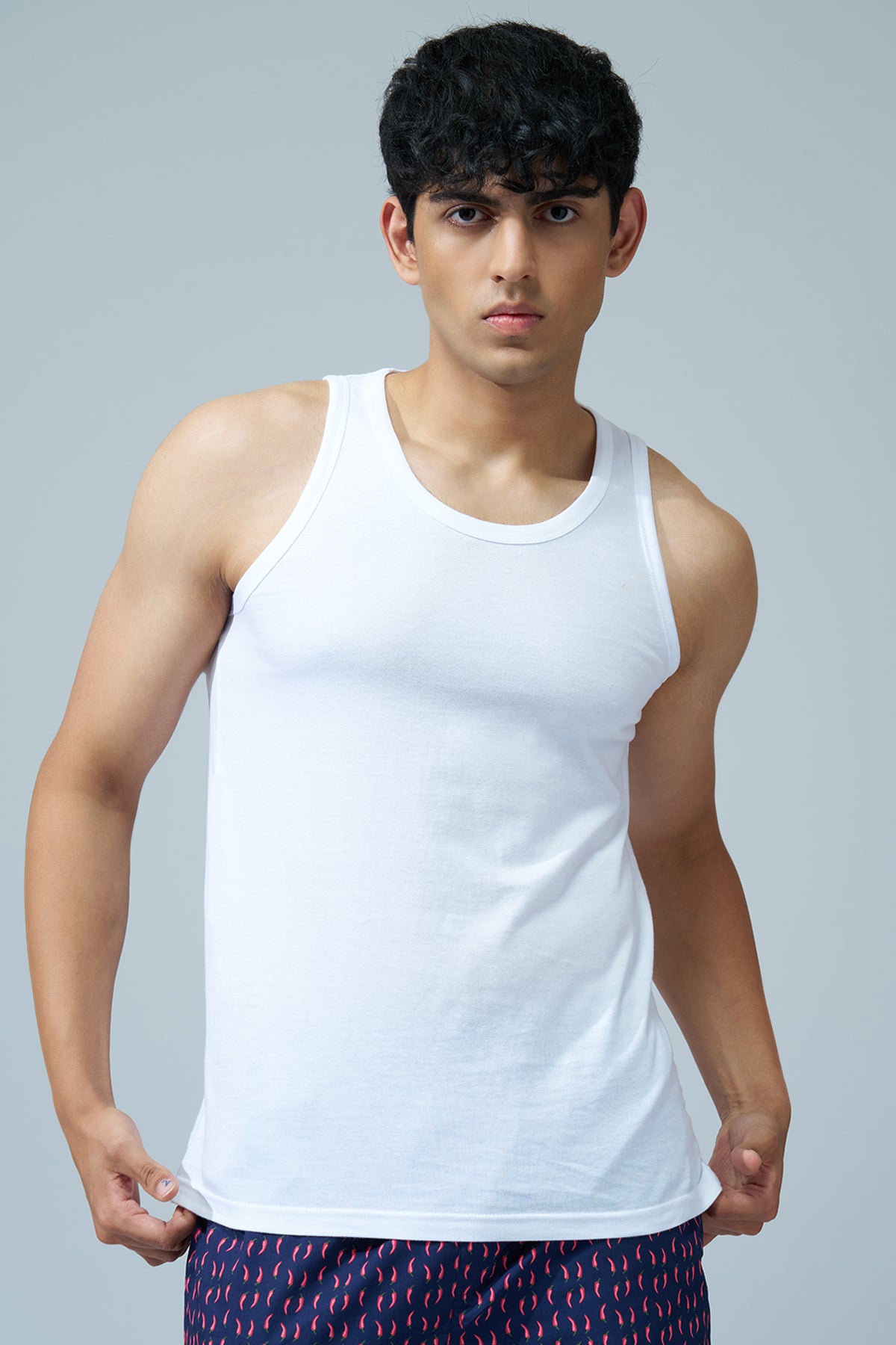 White Solid Regular Fit Vest for Men - Image 2