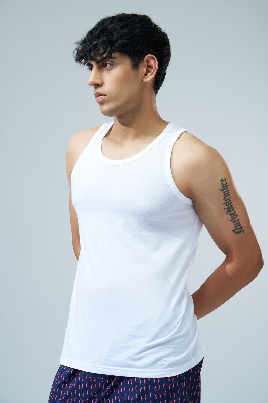 White Solid Regular Fit Vest for Men - Image 4