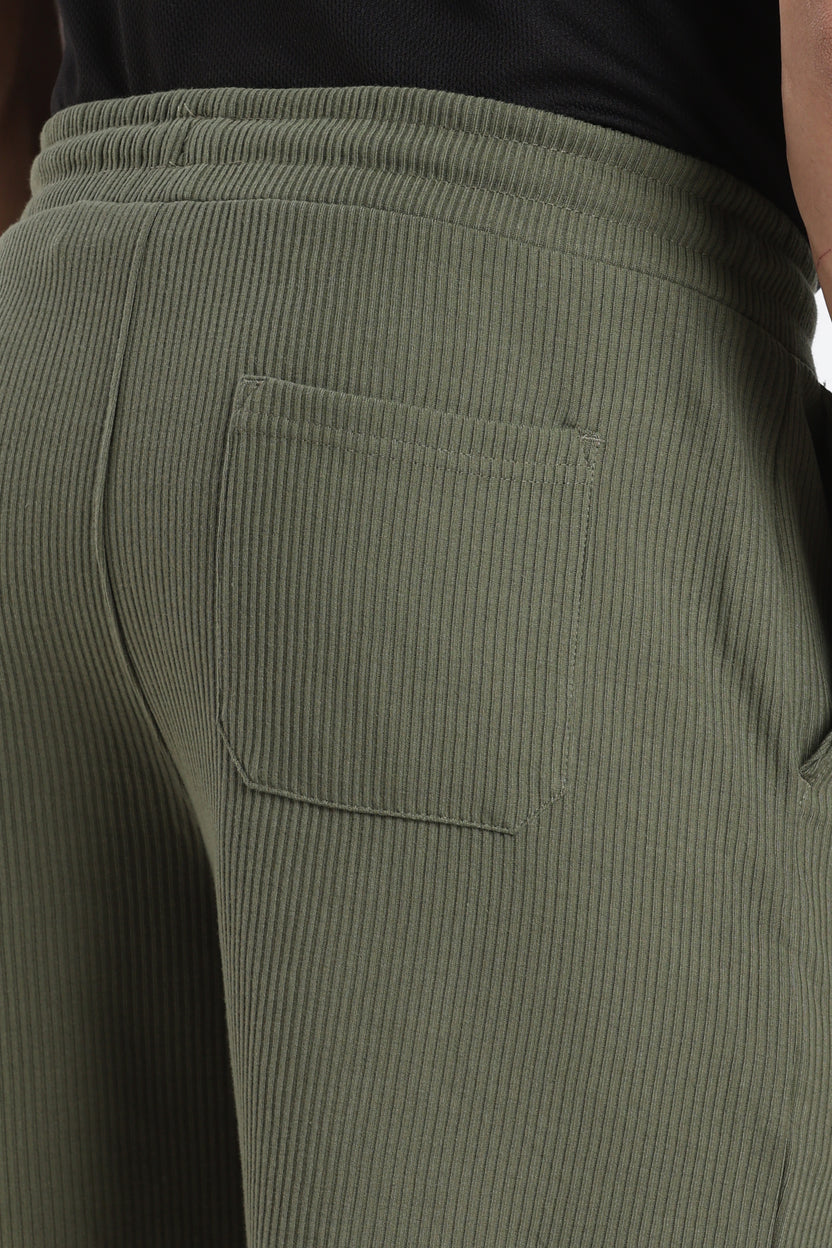 Olive Textured Regular Fit Shorts For Men - Image 3