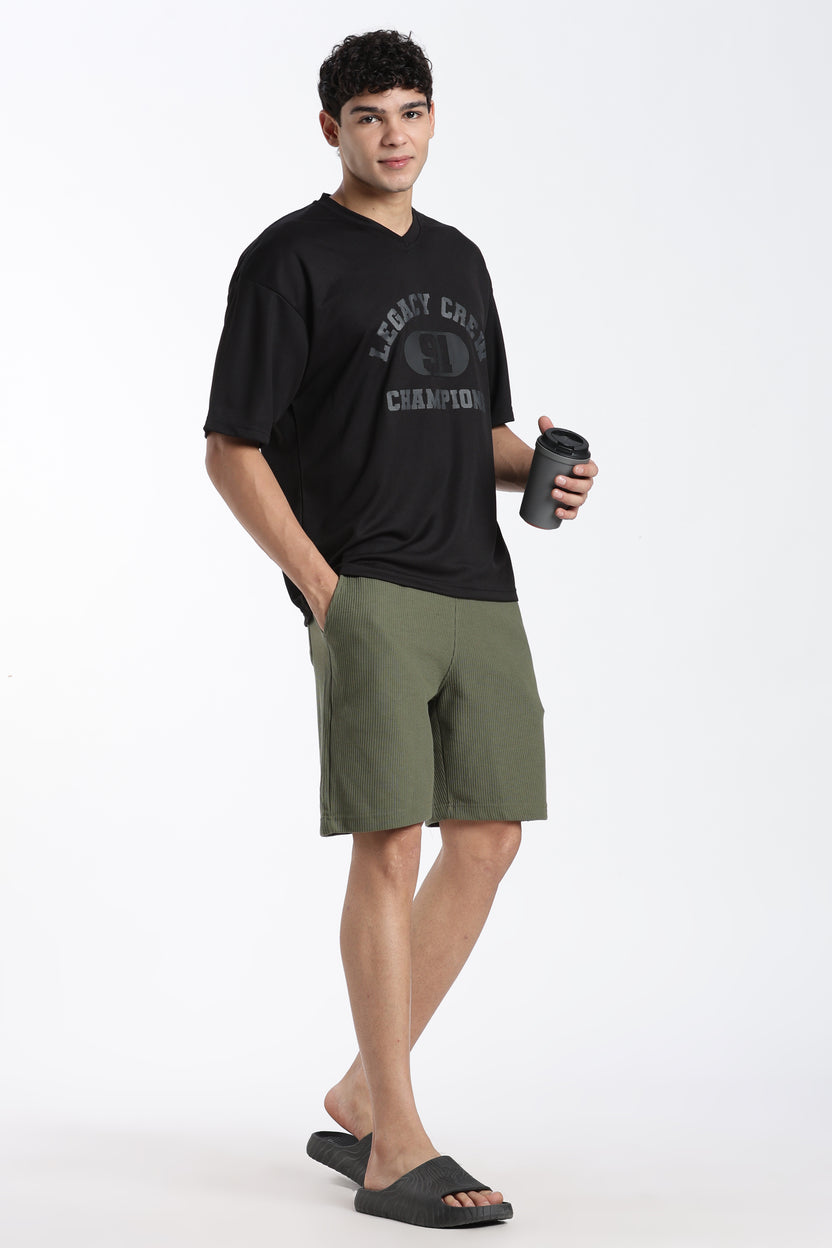 Olive Textured Regular Fit Shorts For Men - Image 6