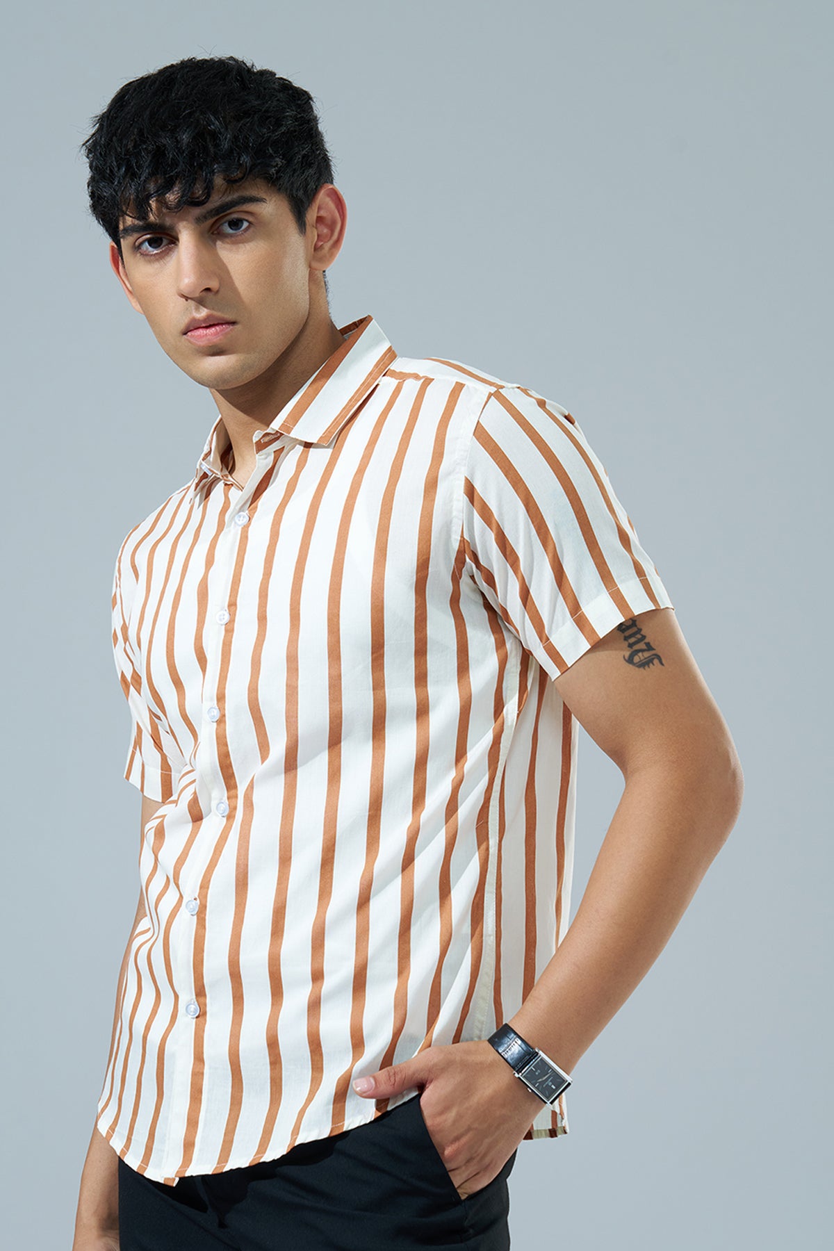 Off White Striped Regular Fit Casual Shirt for Men - Image 4