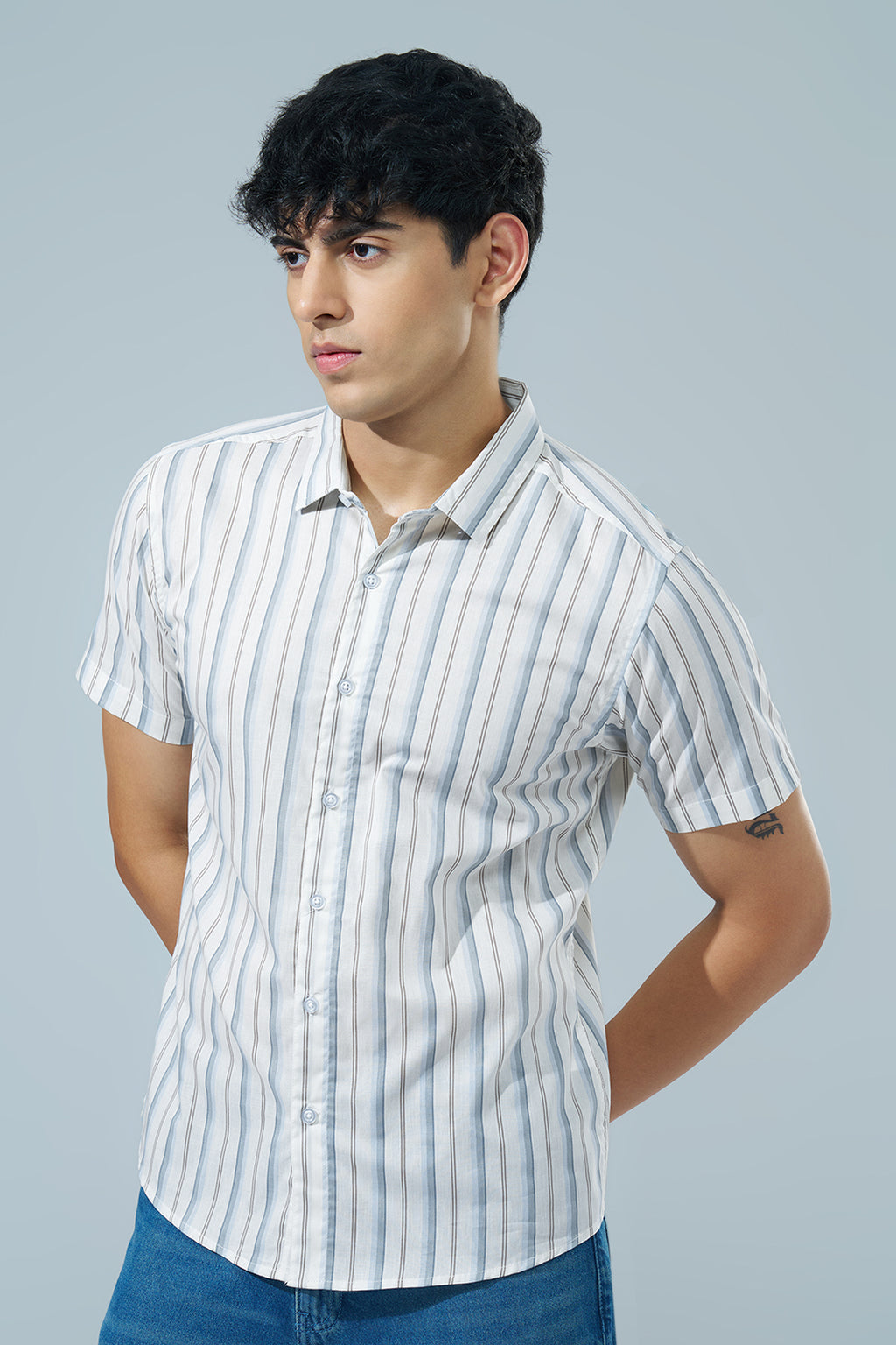 Off White Striped Regular Fit Casual Shirt for Men - Image 4