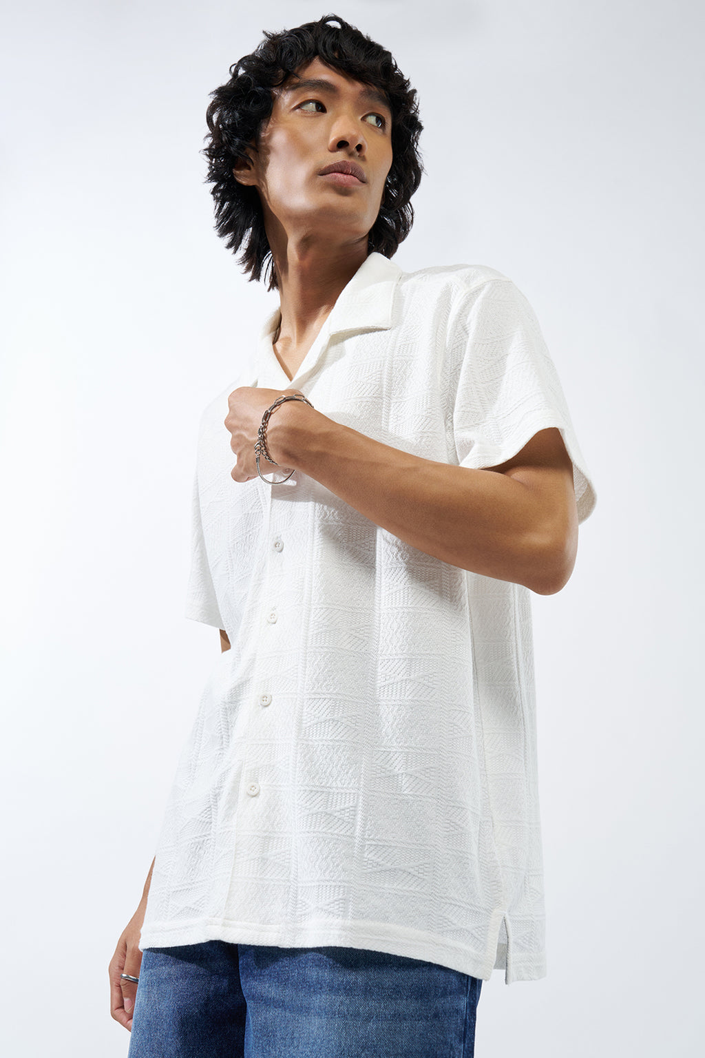 Off White Textured Oversized Fit Shirt For Men - Image 4