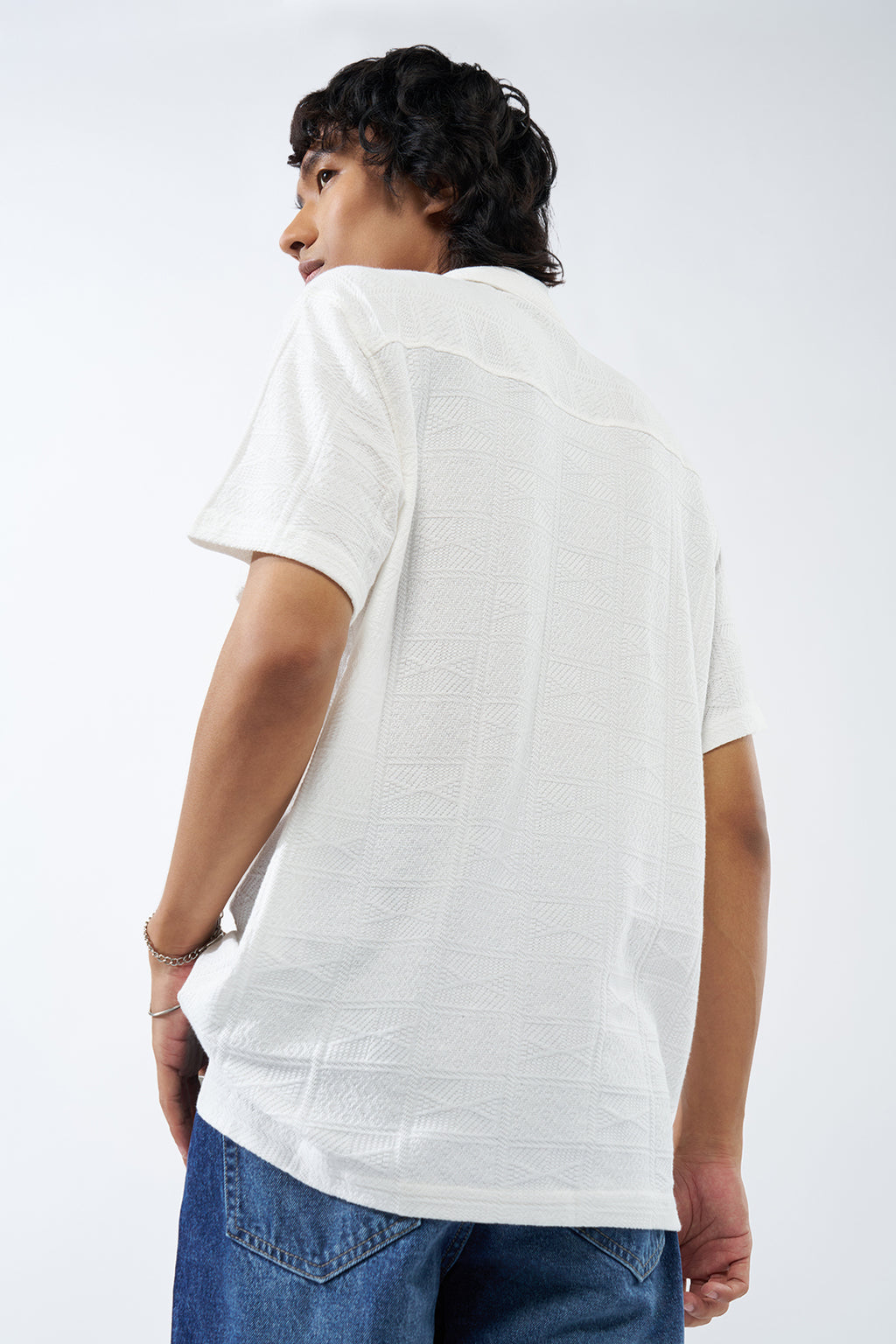 Off White Textured Oversized Fit Shirt For Men - Image 5