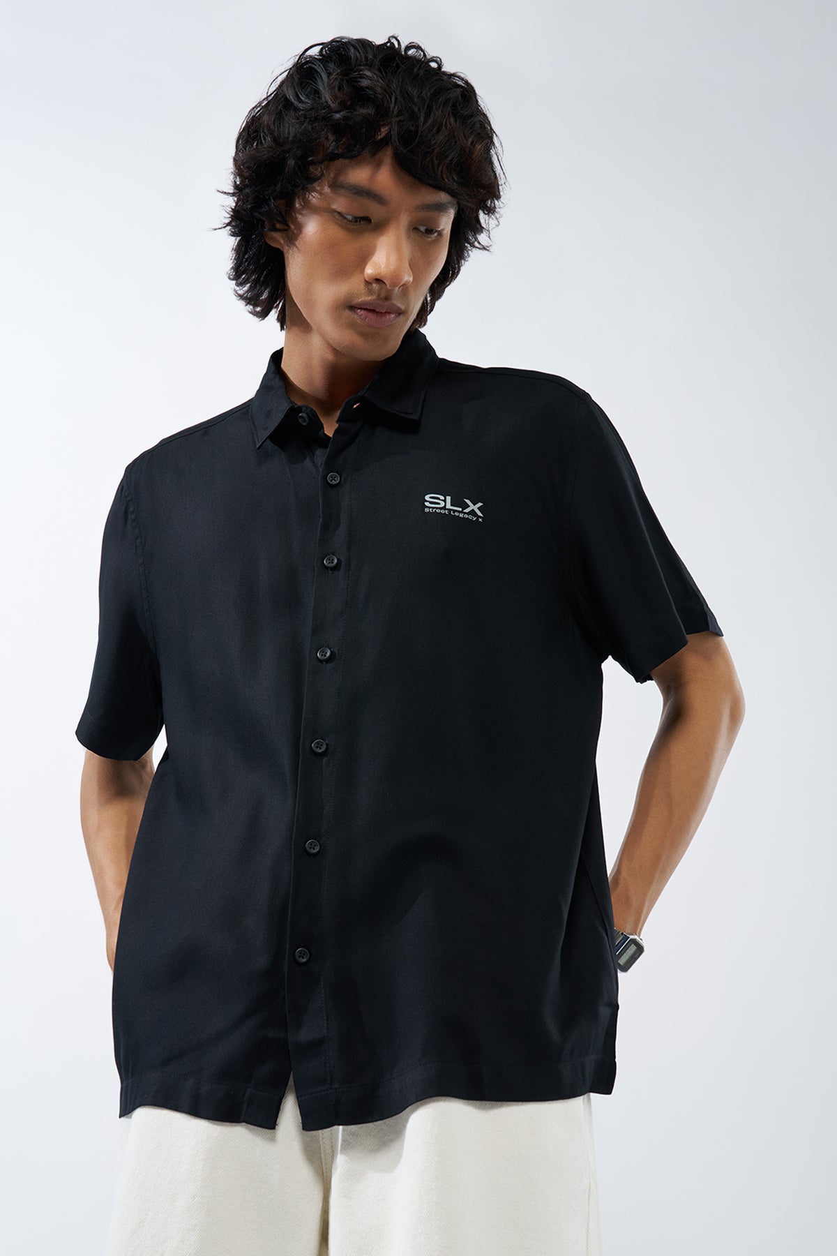 Black Solid Regular Fit Shirt for Men - Image 2