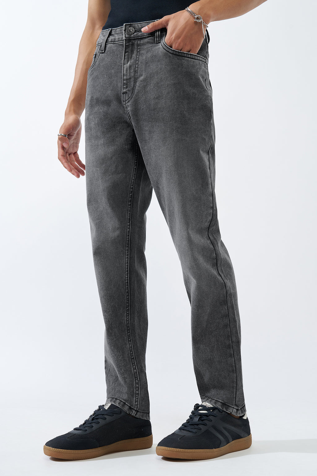 Black Solid Slim Fit Jeans for Men - Image 4
